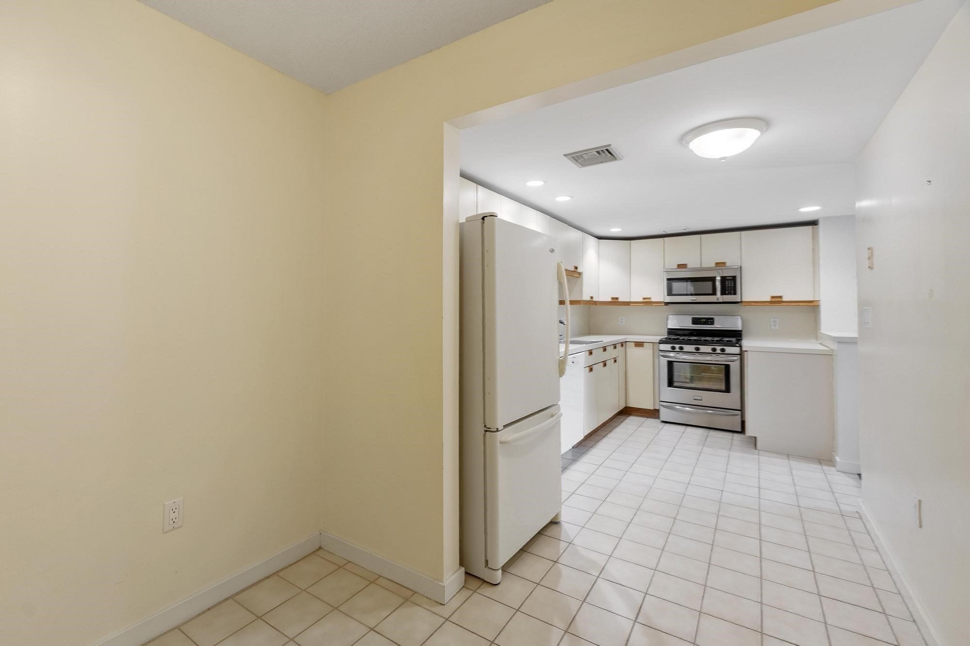 321 Place Ln Unit 321, Woburn, MA 01801 - Image 12