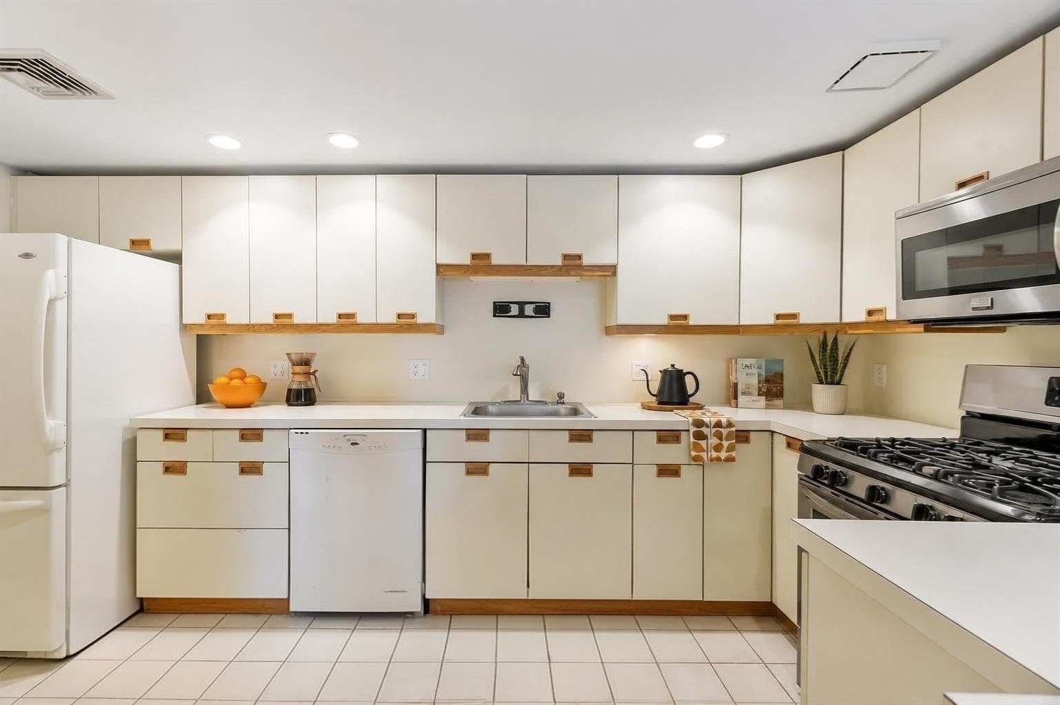 321 Place Ln Unit 321, Woburn, MA 01801 - Image 3