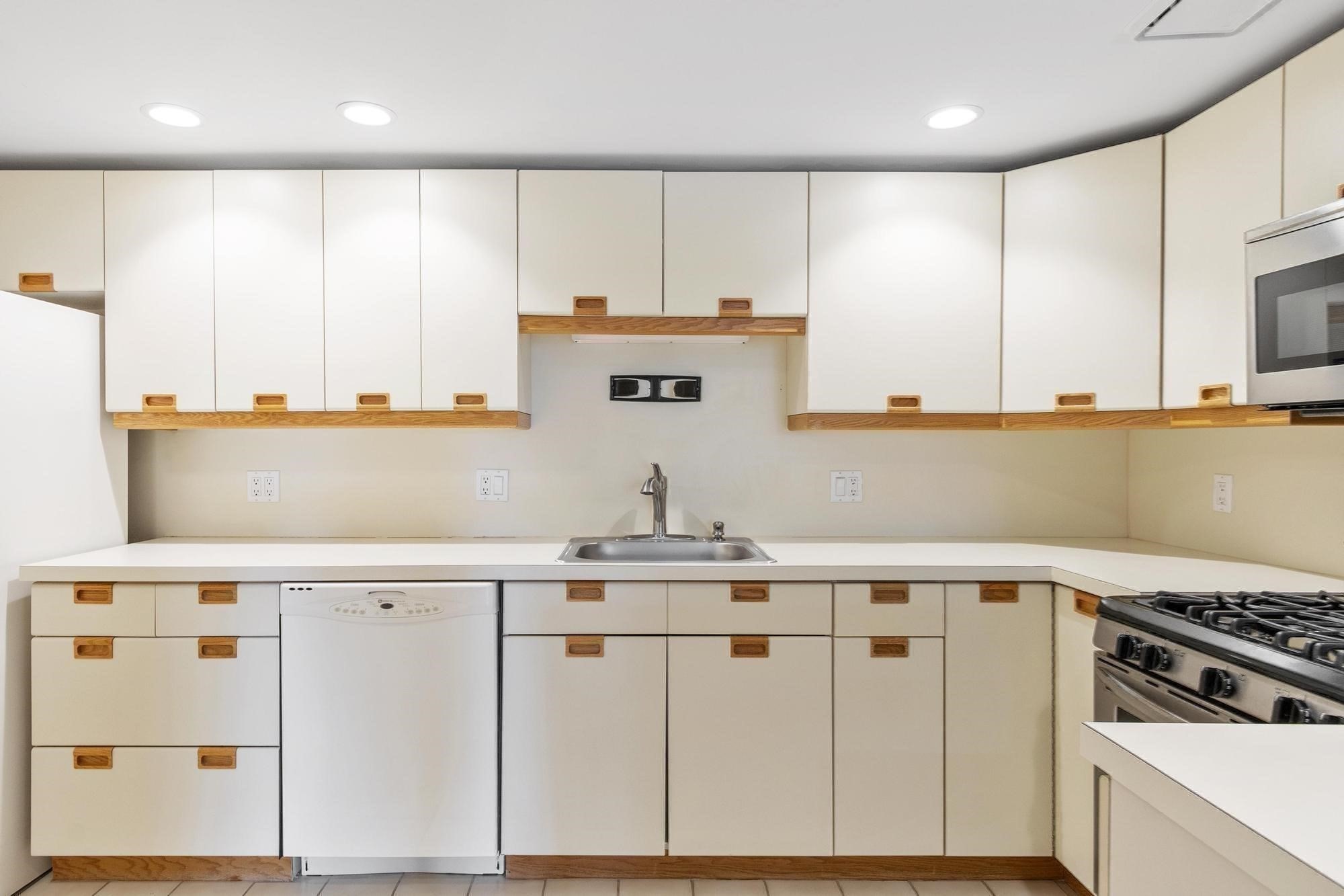 321 Place Ln Unit 321, Woburn, MA 01801 - Image 10