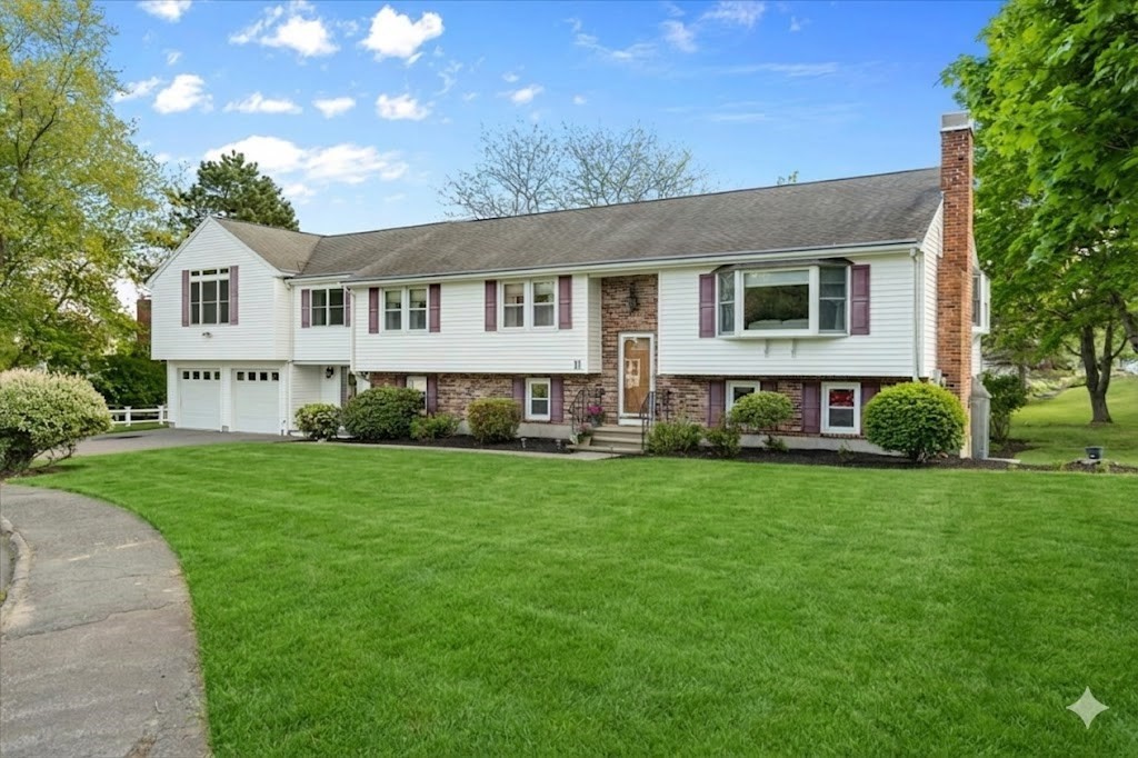 11 Hingston Circle, Braintree, MA 02184