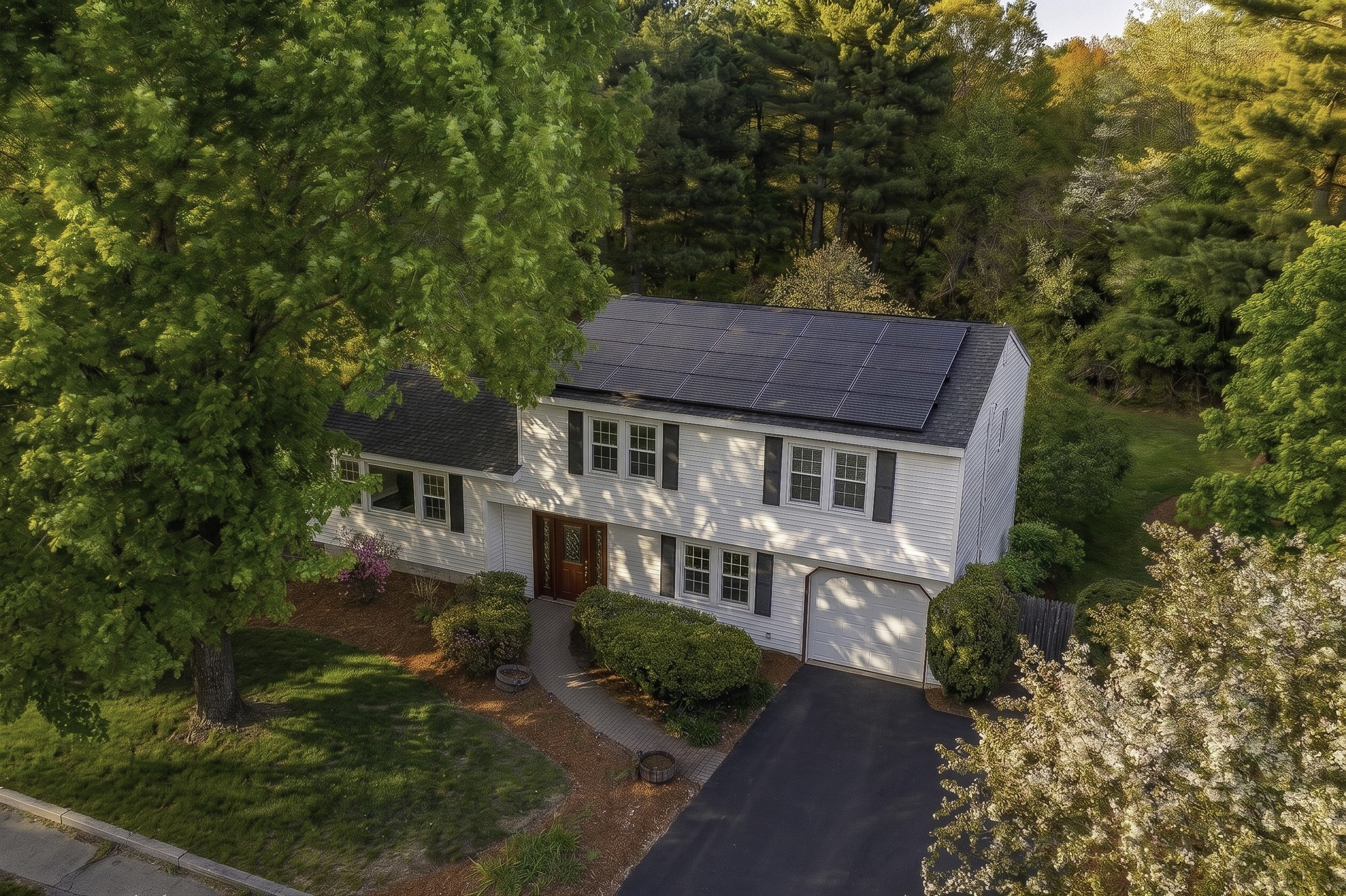57 Wingate Rd, Holliston, MA 01746