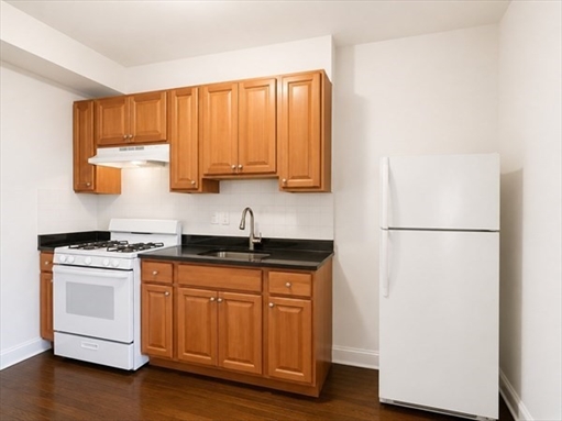 746 Broadway, Apt 2