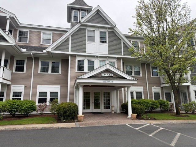 6 Technology Dr Unit 322, Chelmsford, MA 01863