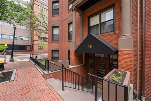 38-40 Saint Botolph St, Apt 5