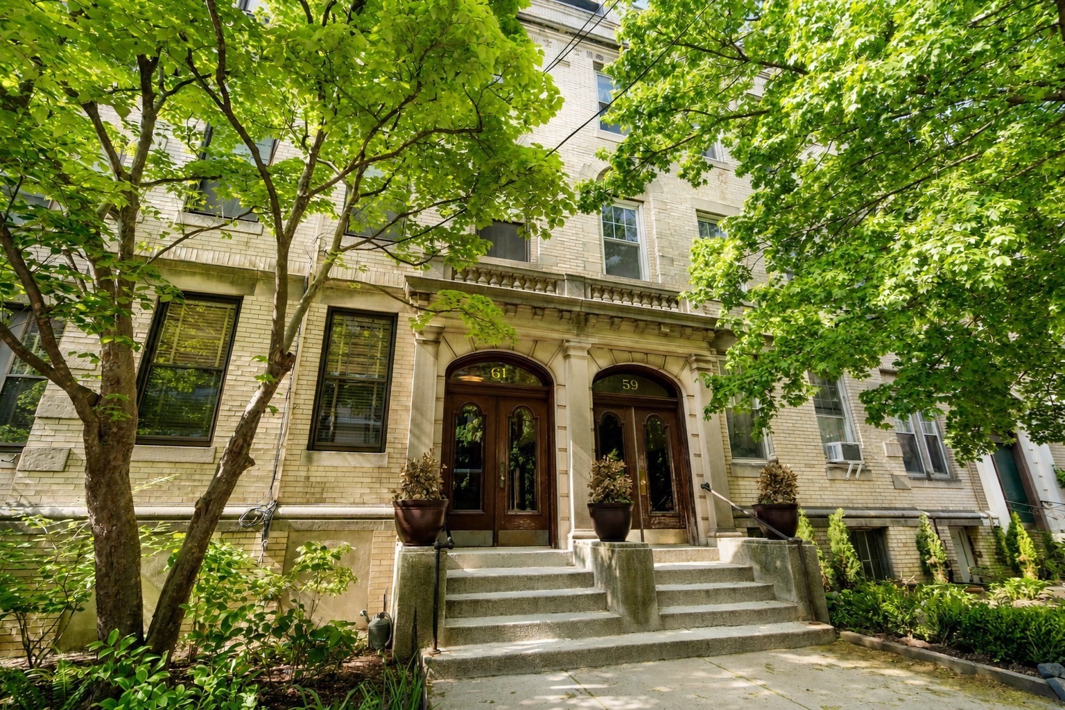 61 Longwood Ave Unit 1, Brookline, MA 02446