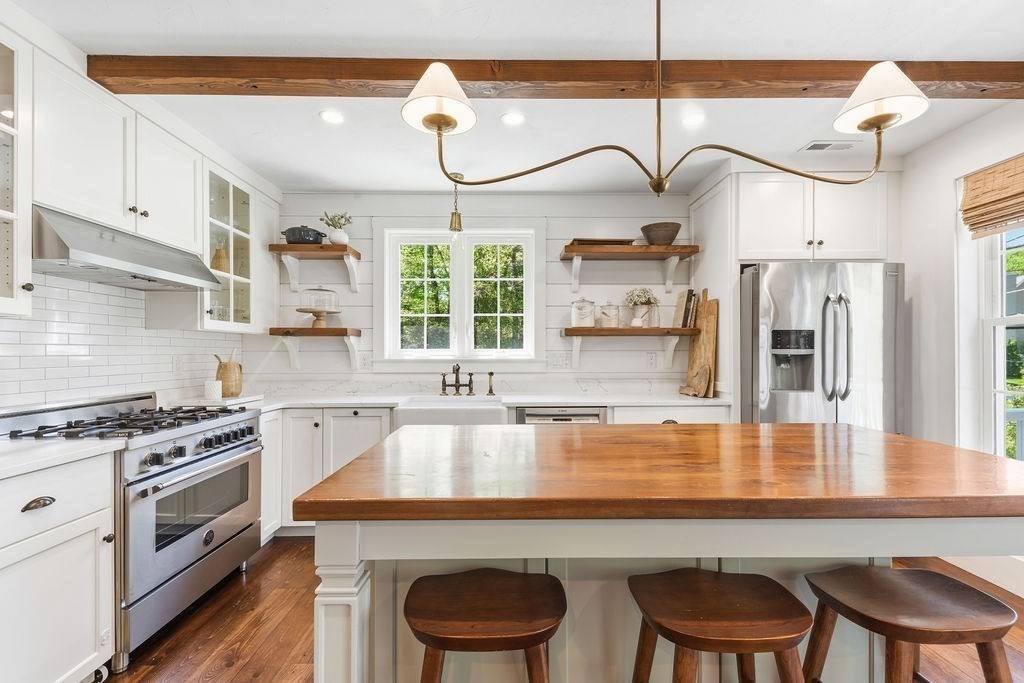 40 Kinsley Ln, Mendon, MA 01756