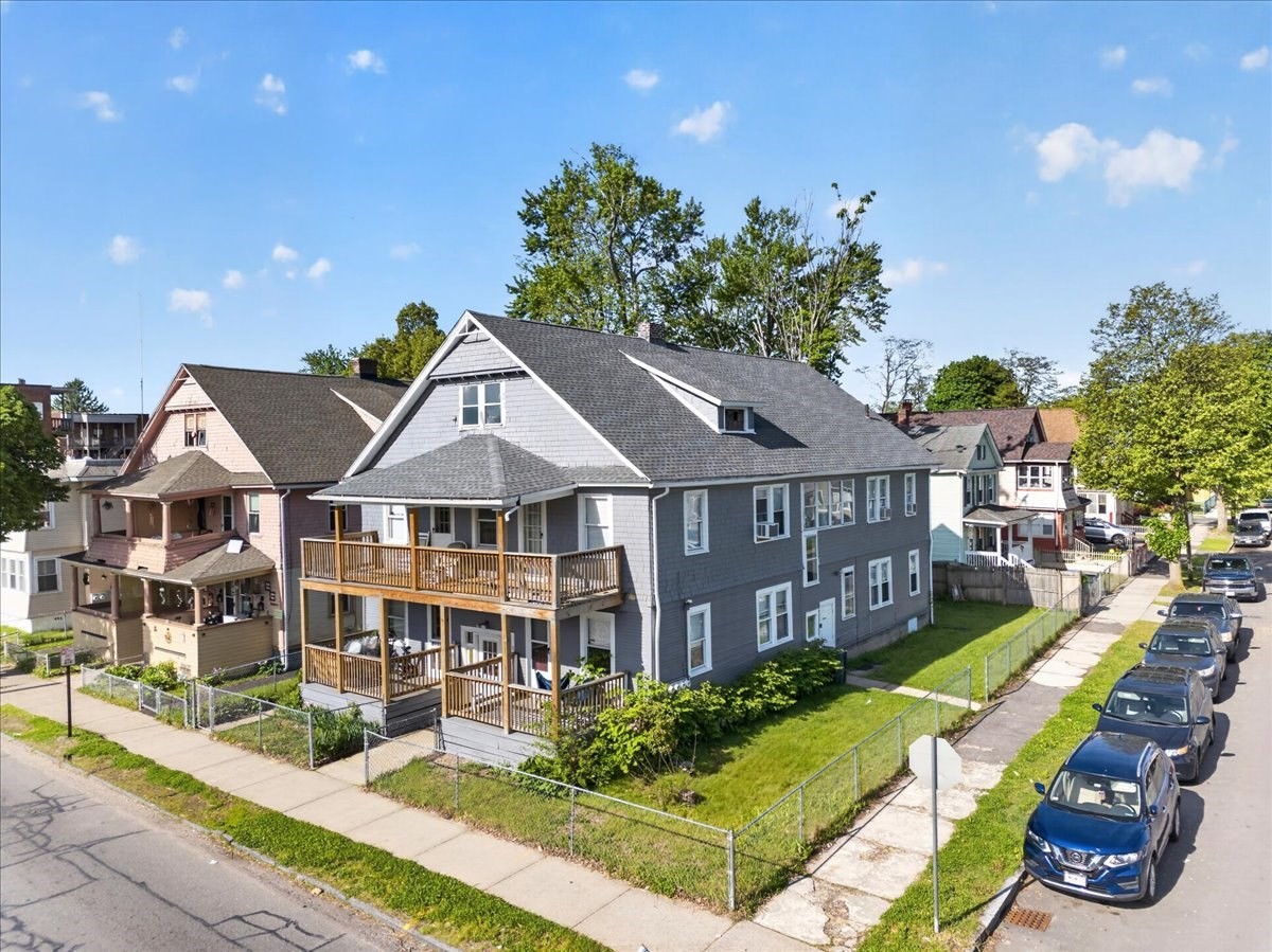 310 Oakland St, Springfield, MA 01108