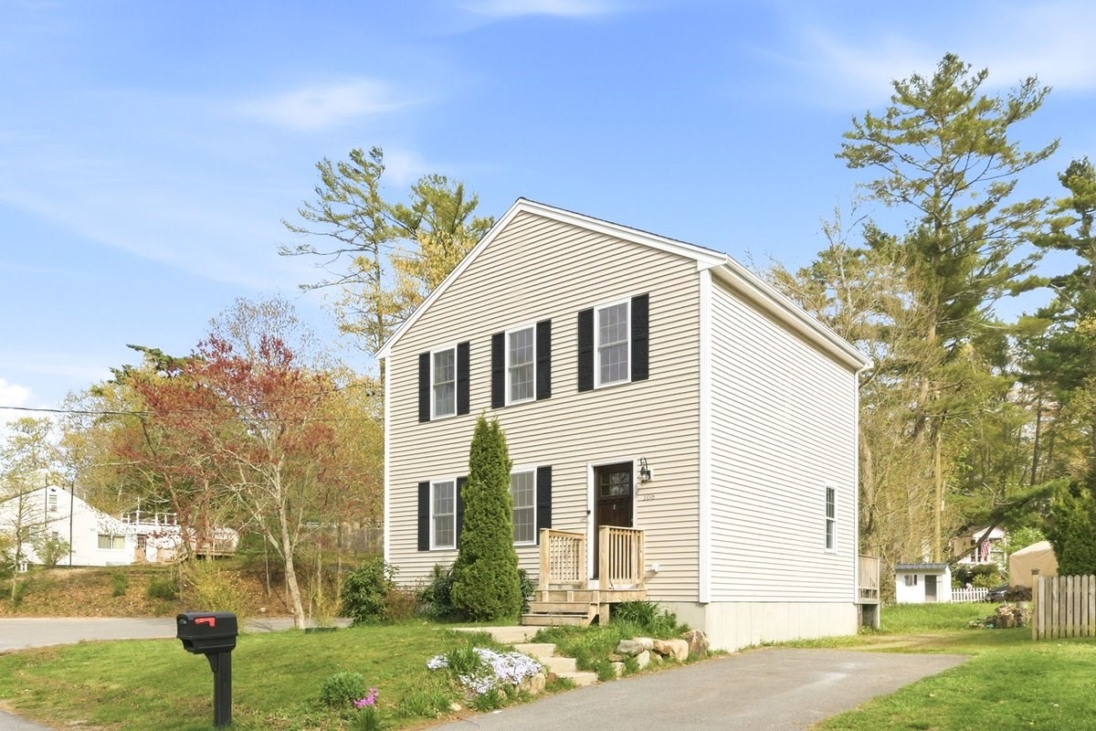 106 Buzzards Bay Dr, Plymouth, MA 02360