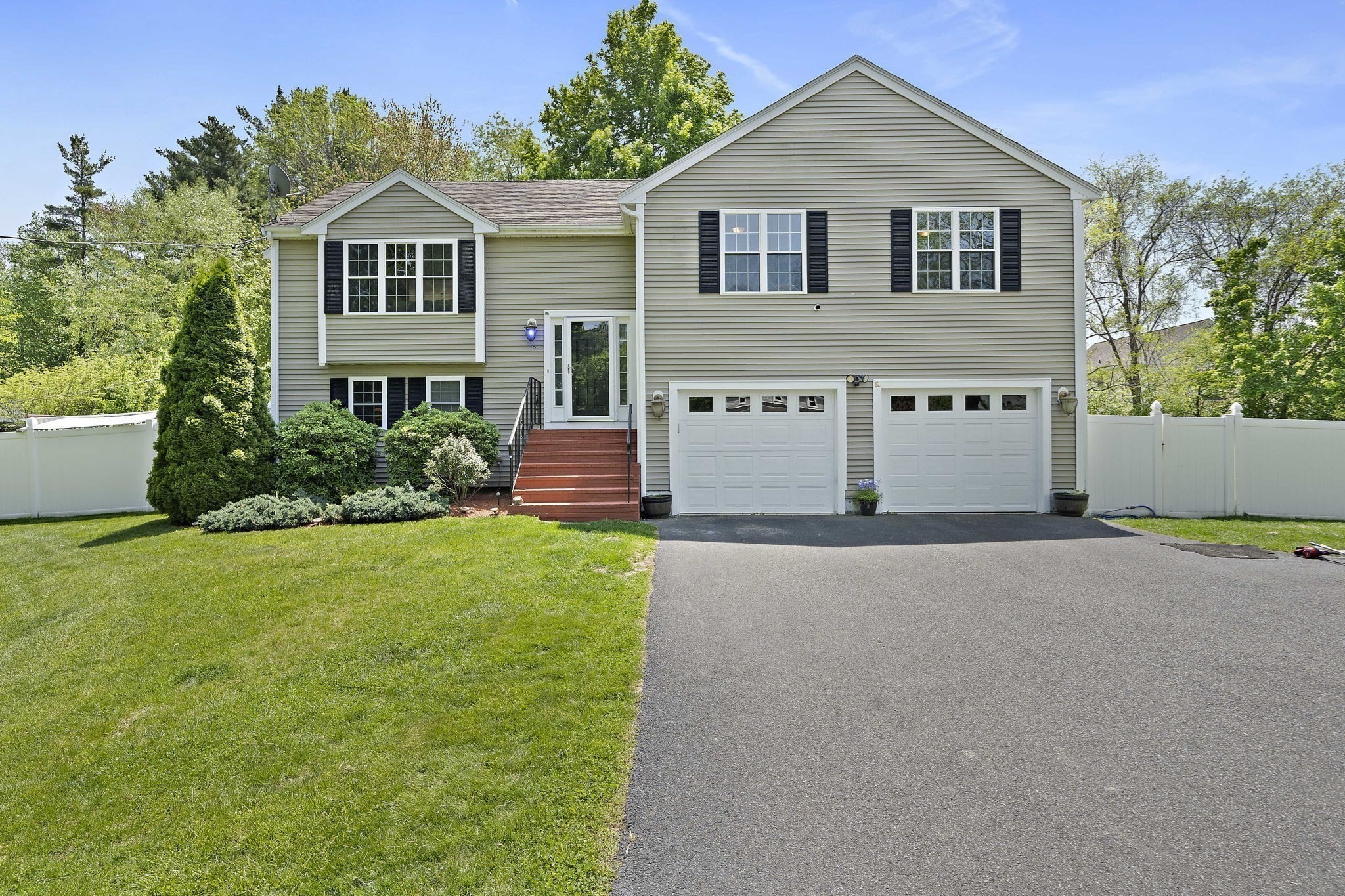 96 Central St, Abington, MA 02351
