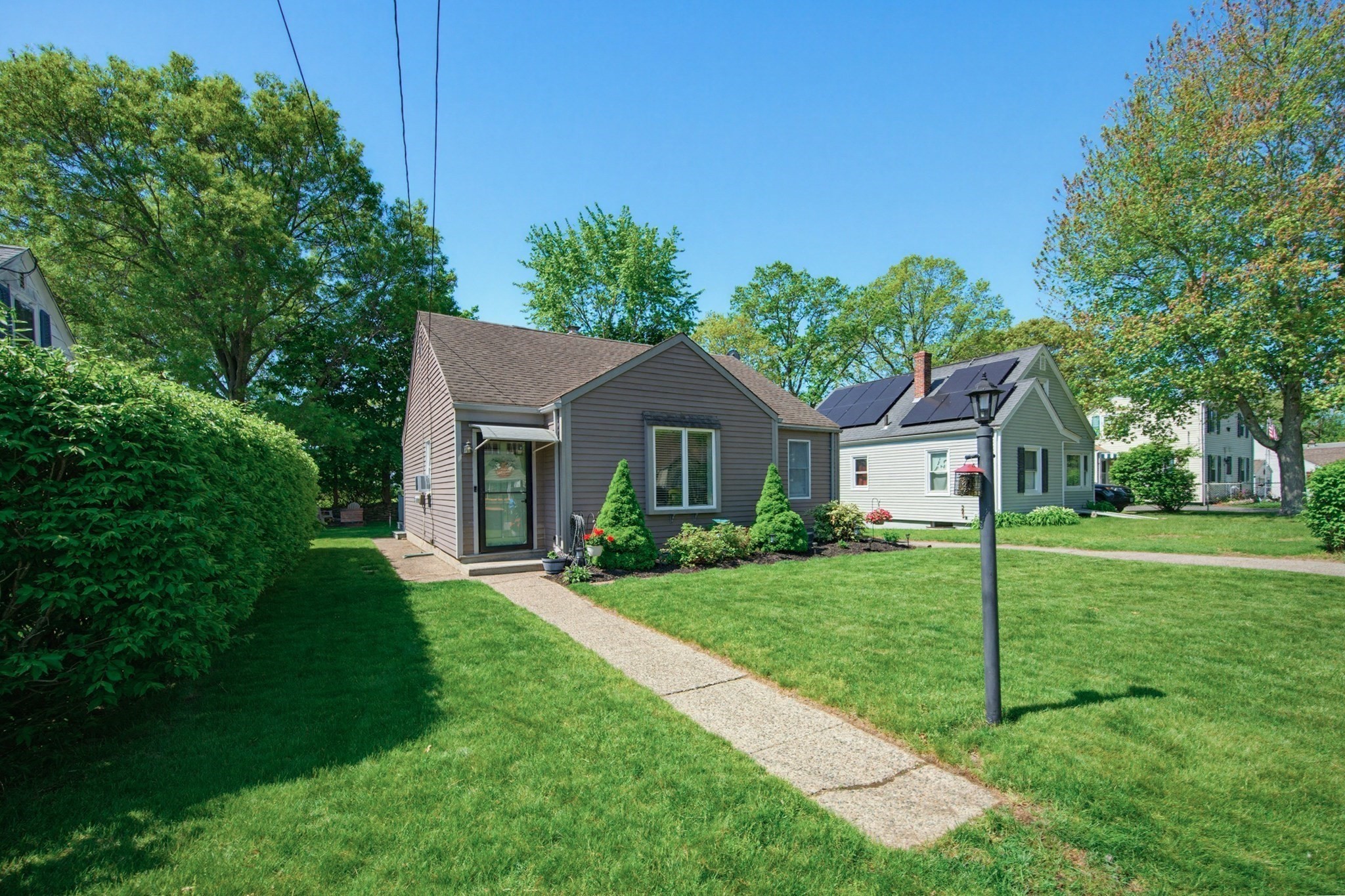 22 Hillcrest Ave, Seekonk, MA 02771