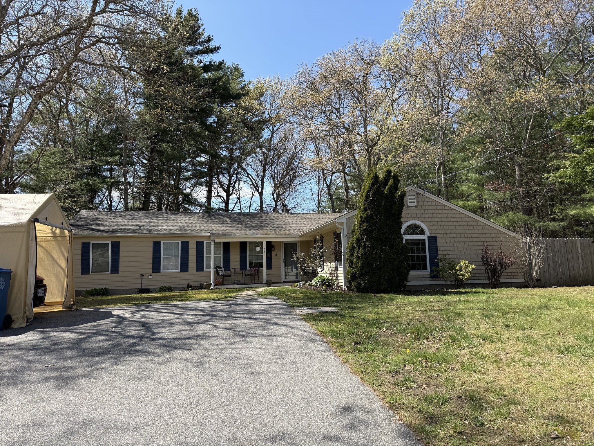 101 Brigantine Dr, Falmouth, MA 02536