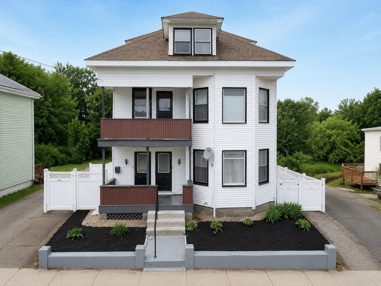 61 Spruce St, Fitchburg, MA 01420