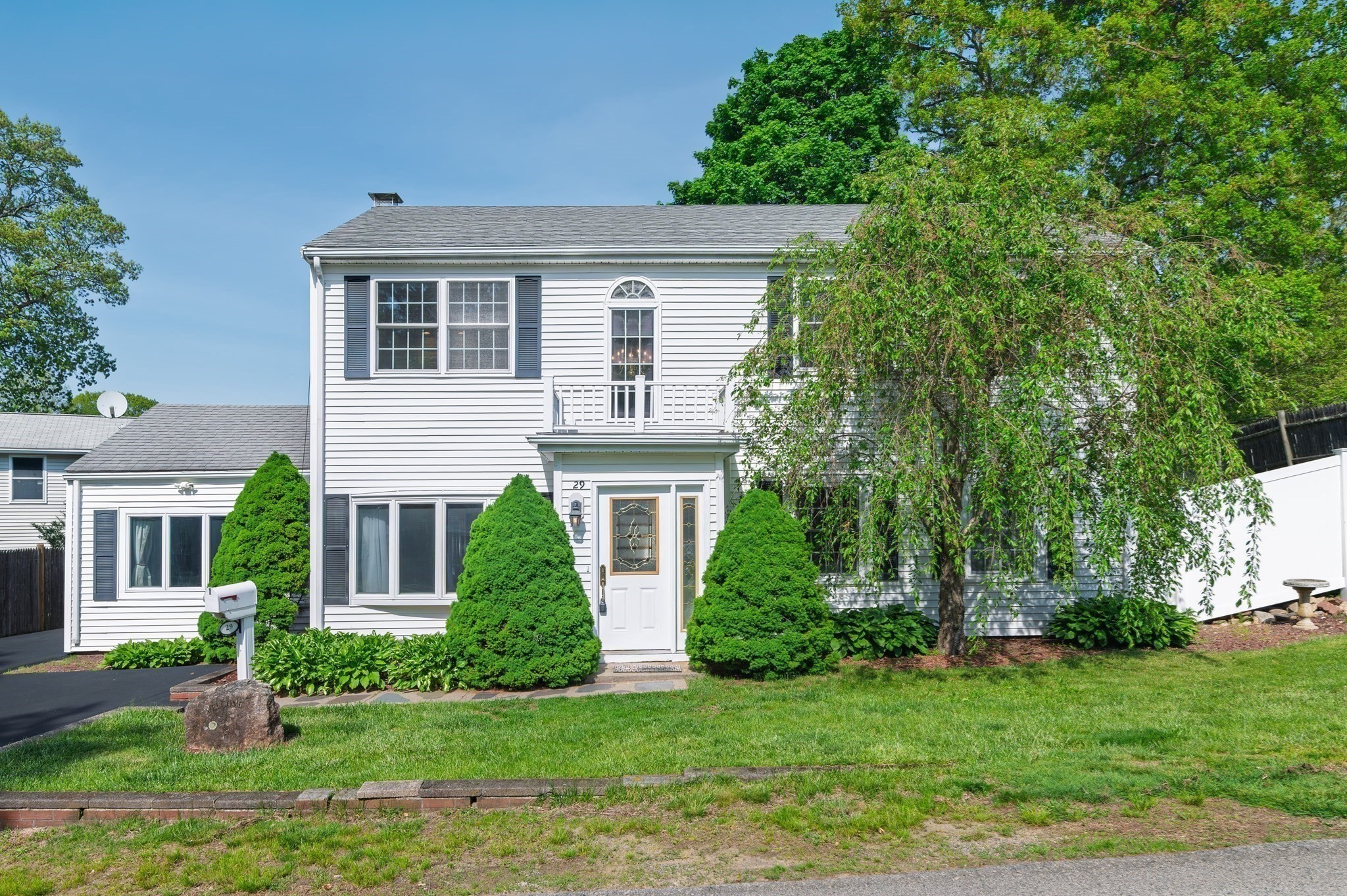 29 Karen Ln, Weymouth, MA 02188