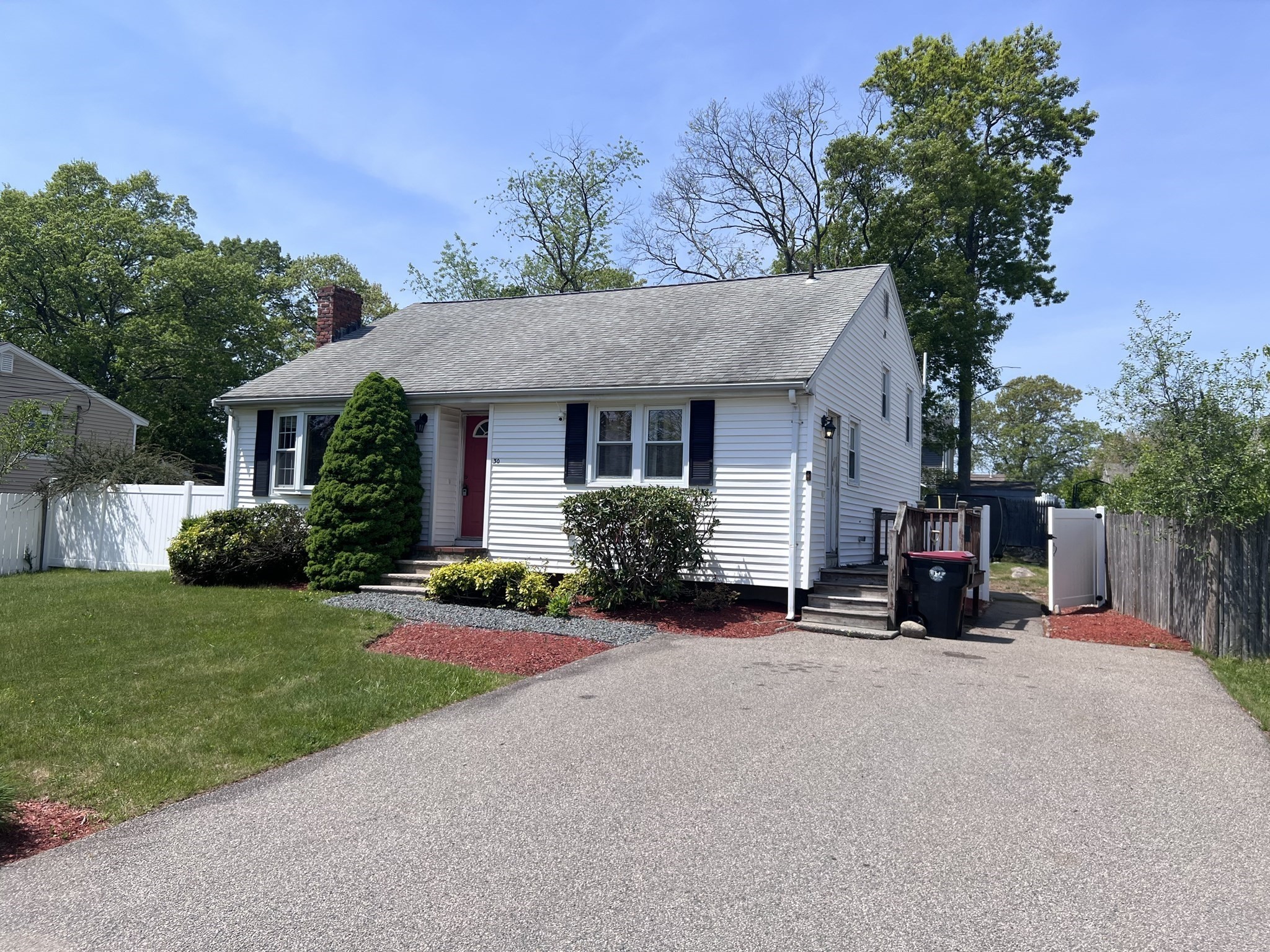 30 Stearns Ave, Brockton, MA 02302