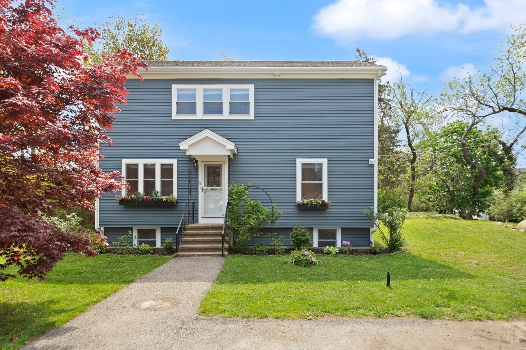 5 Brooks Rd, Gloucester, MA 01930