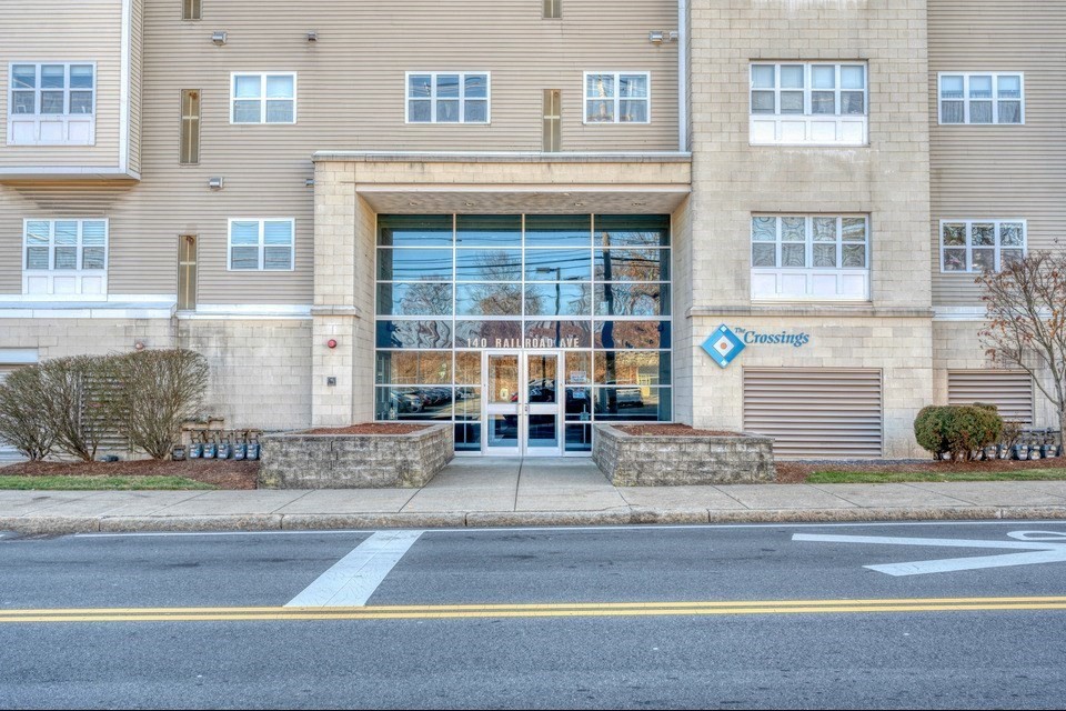 140 Railroad Ave Unit B111, Norwood, MA 02062