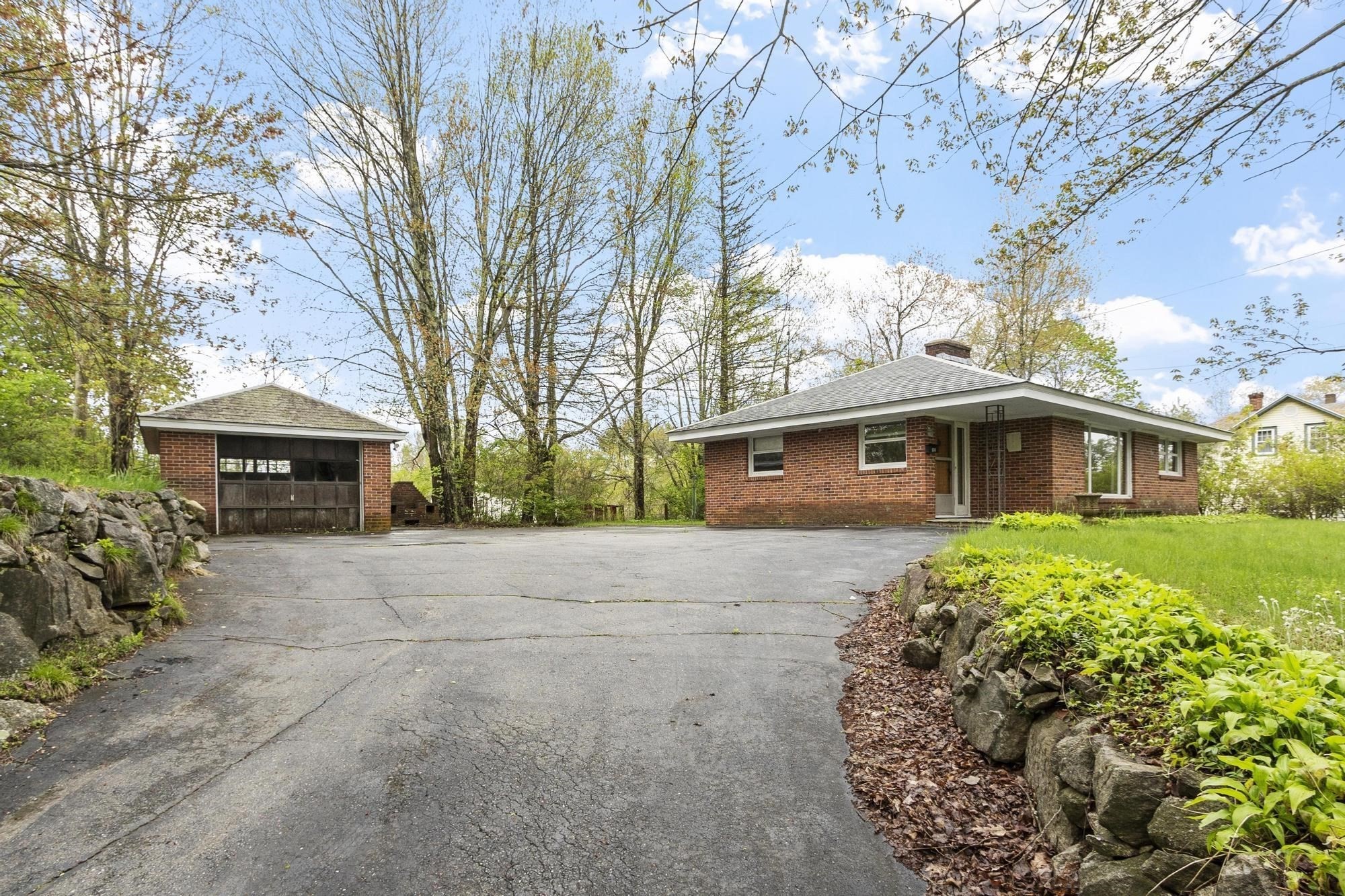 614 Parker St, Gardner, MA 01440