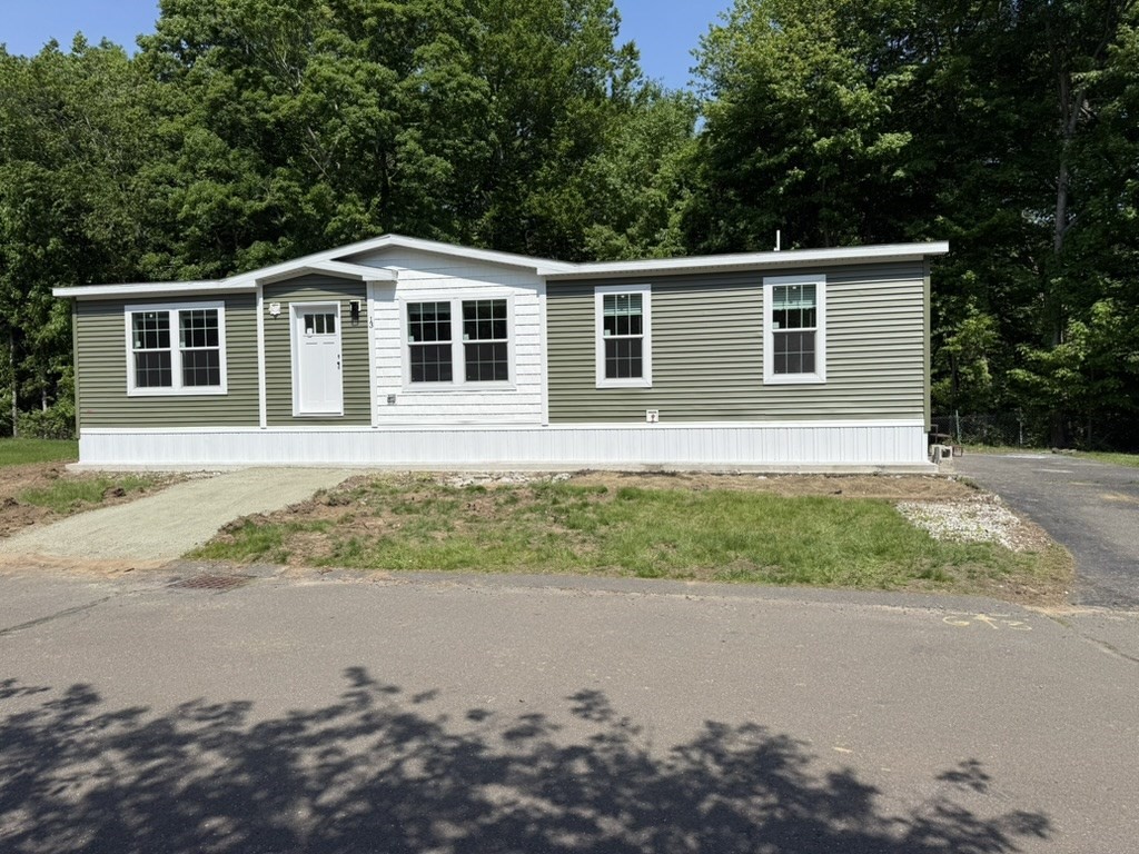 13 Stanwood Rd, Salem, NH 03079
