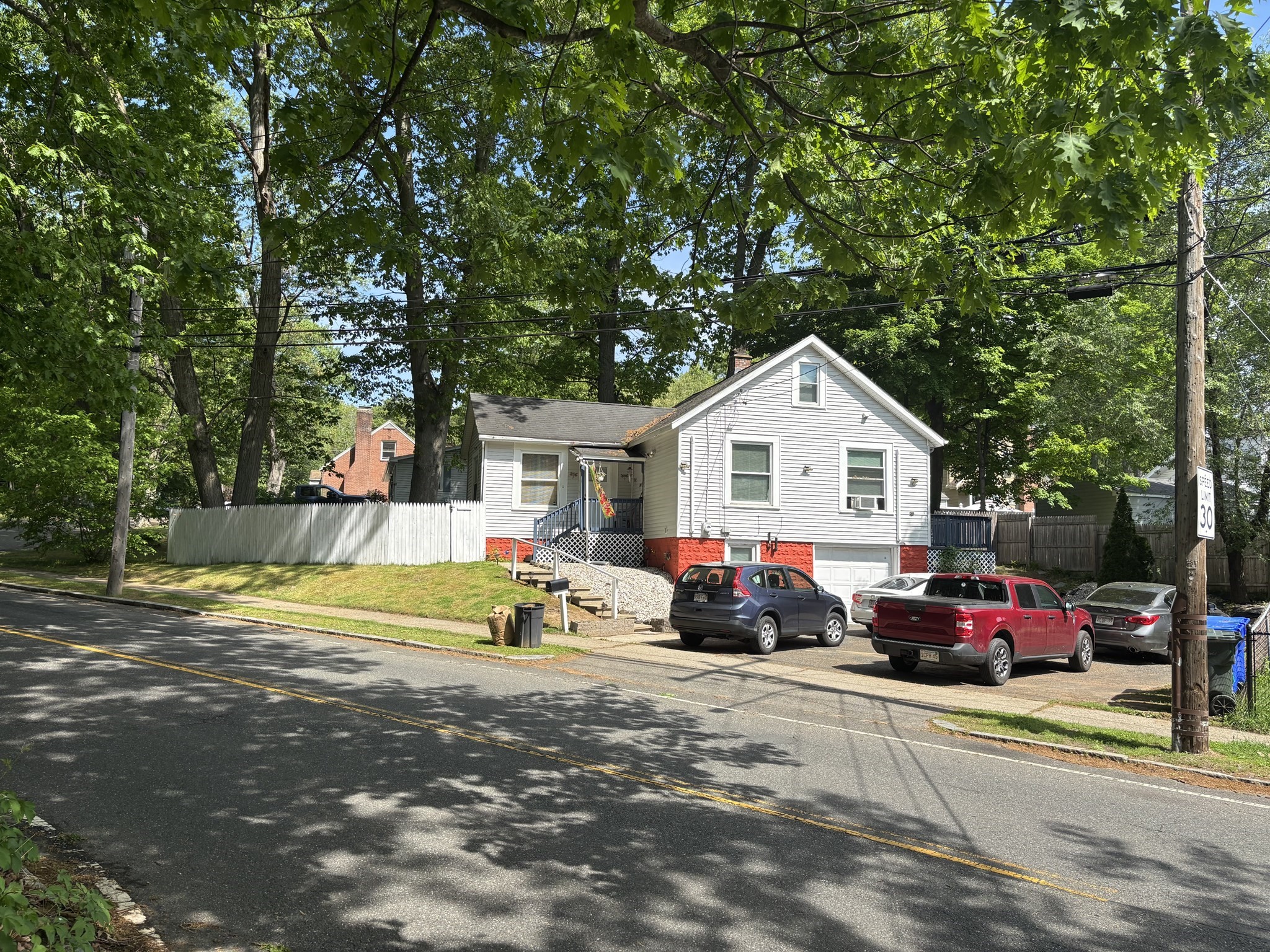 139 Tiffany St, Springfield, MA 01108