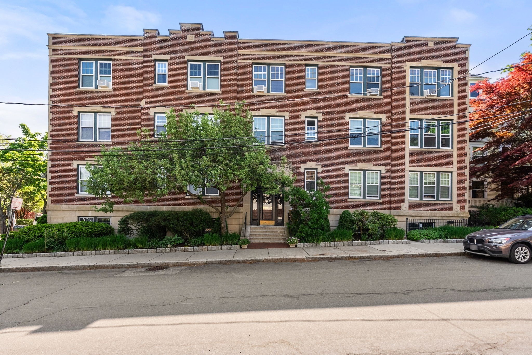 99 Perry St Unit 6, Brookline, MA 02445