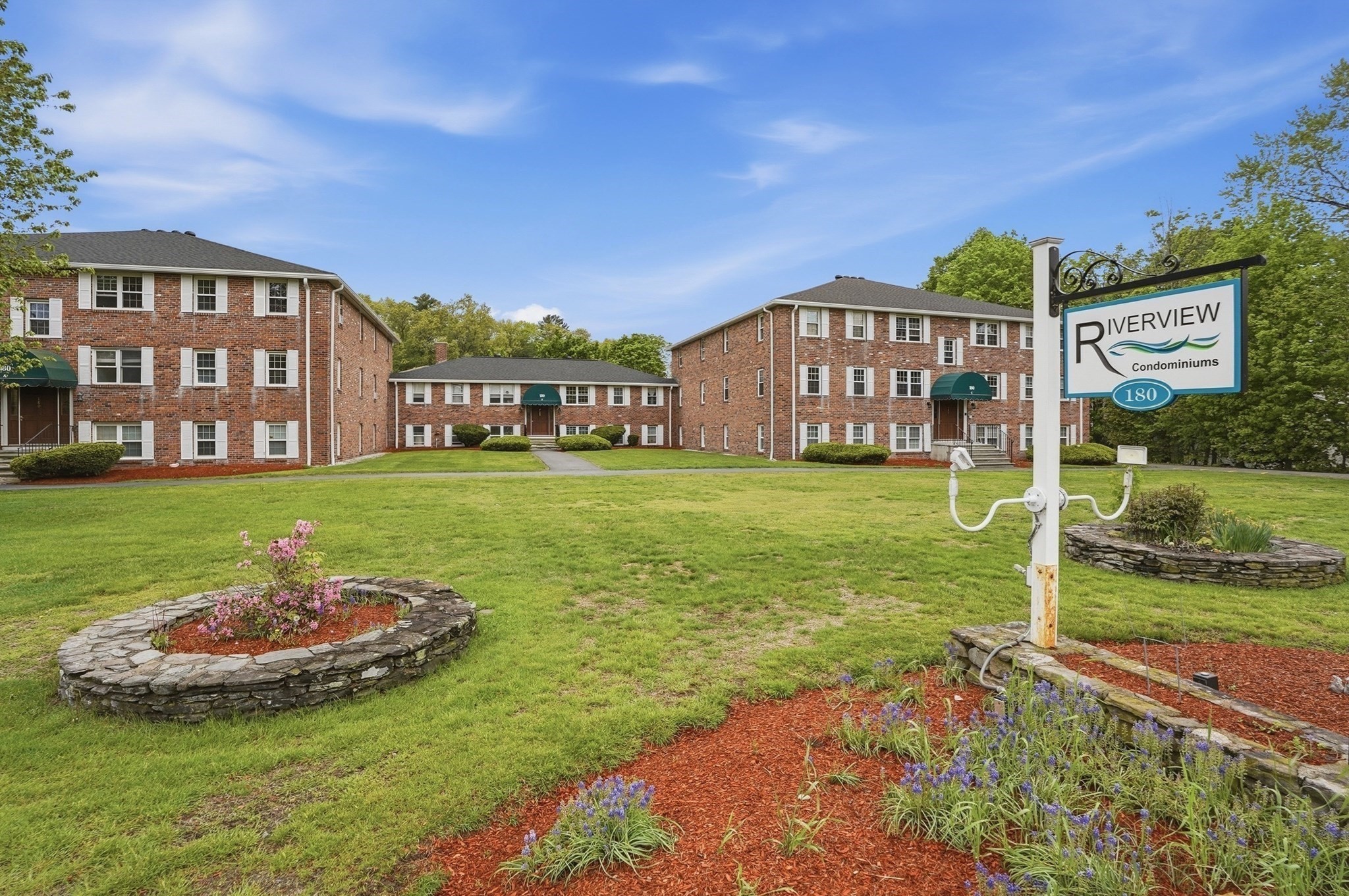 180 Tyngsboro Road Unit 44E, Chelmsford, MA 01863