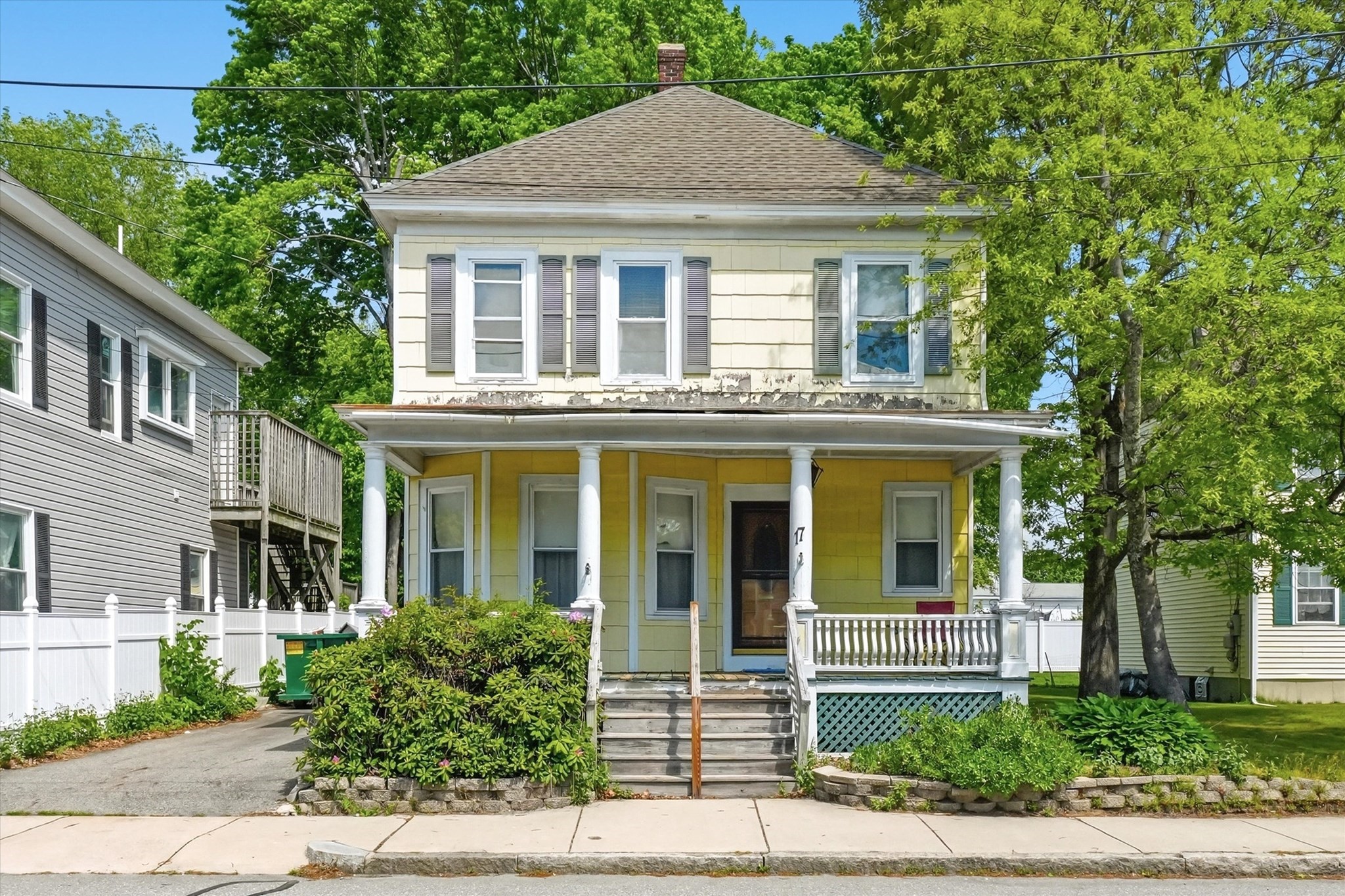 17 Wedge St, Lowell, MA 01851