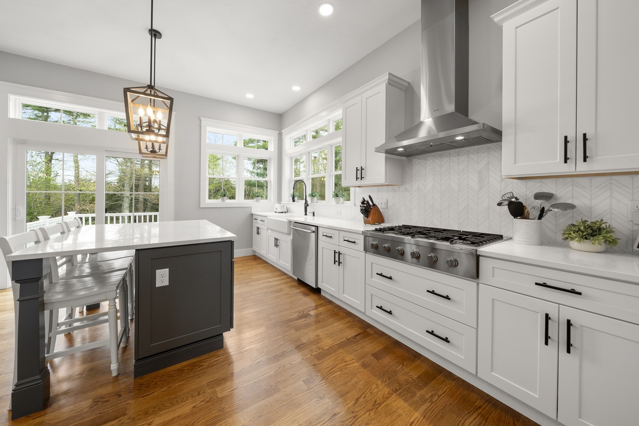 7 Stanley Ln, Carver, MA 02330