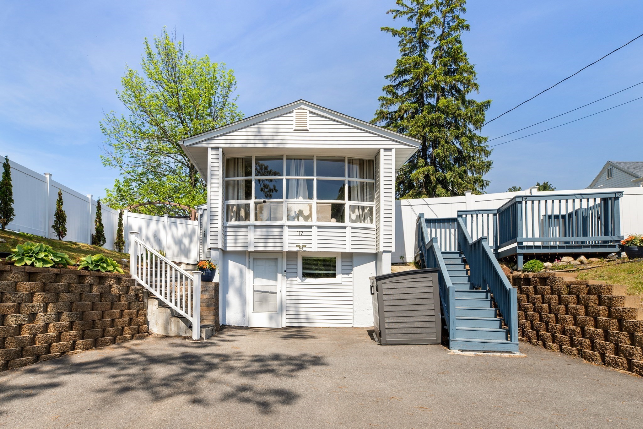 117 Pearl St, Lawrence, MA 01841