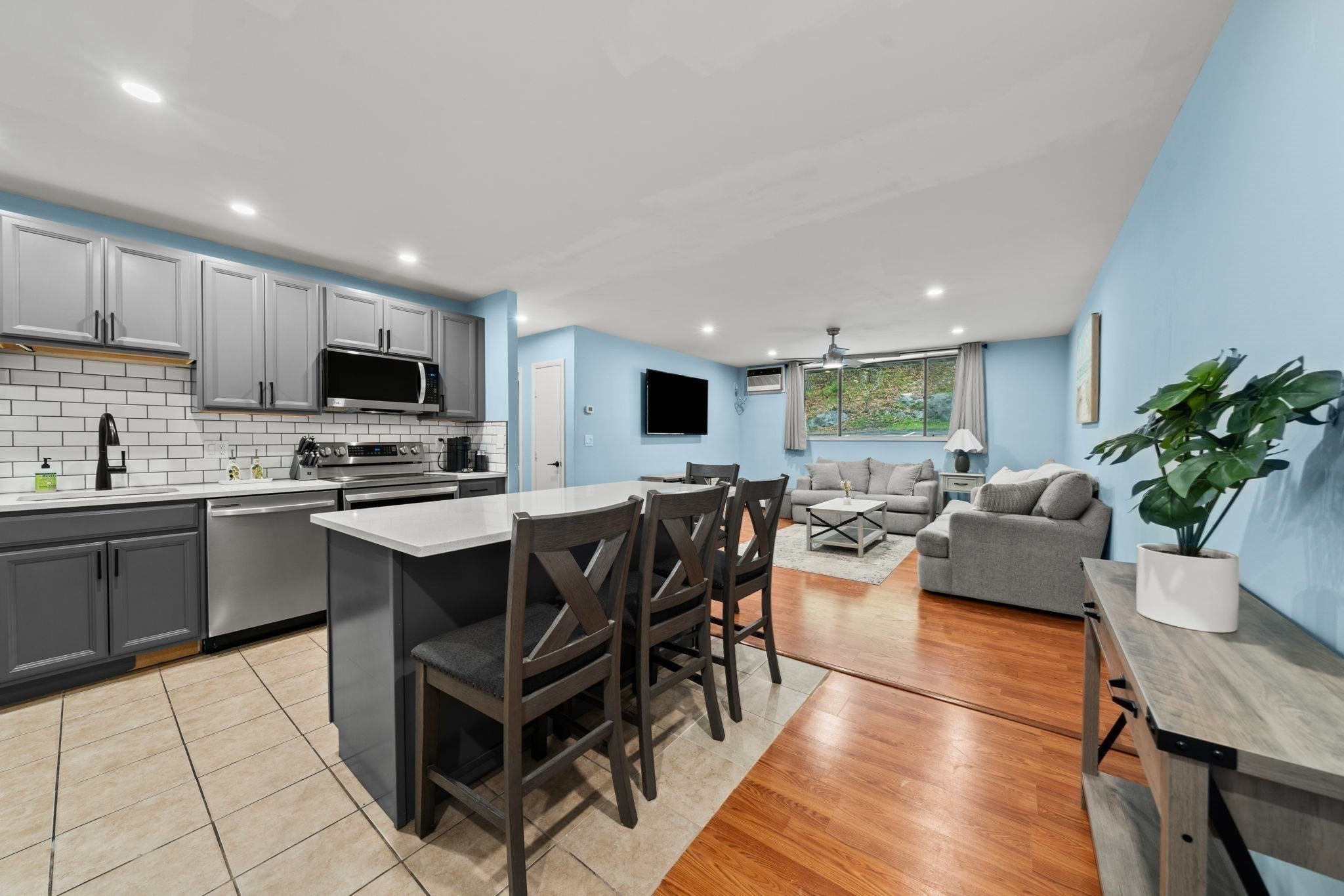 80 N Warren St Unit 32, Woburn, MA 01801