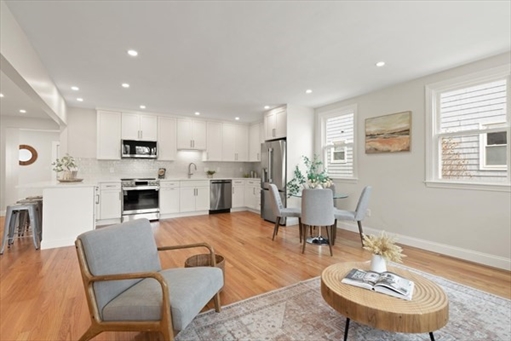 156-158 Waverley St