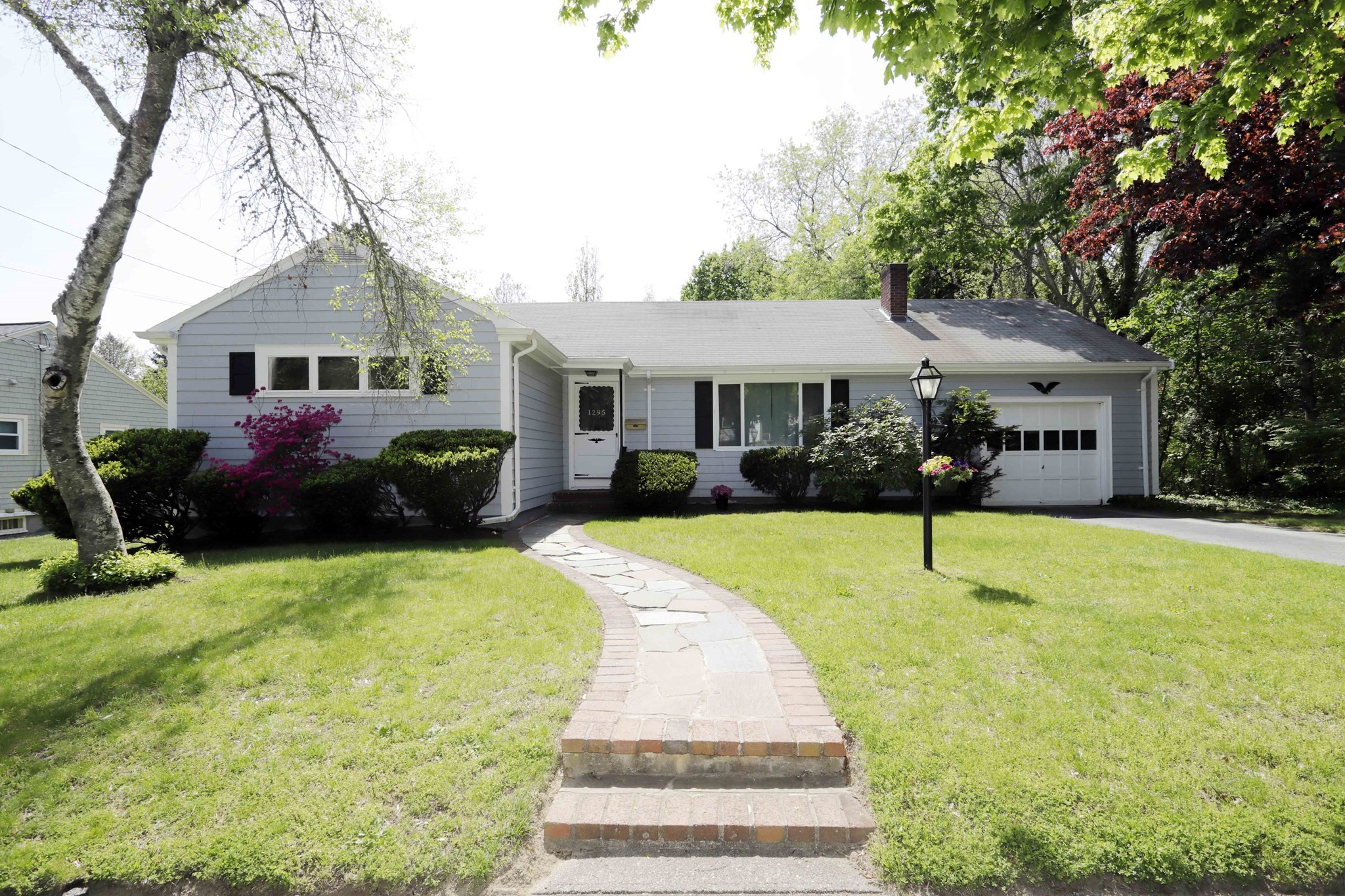 1295 Roseanne St, New Bedford, MA 02740
