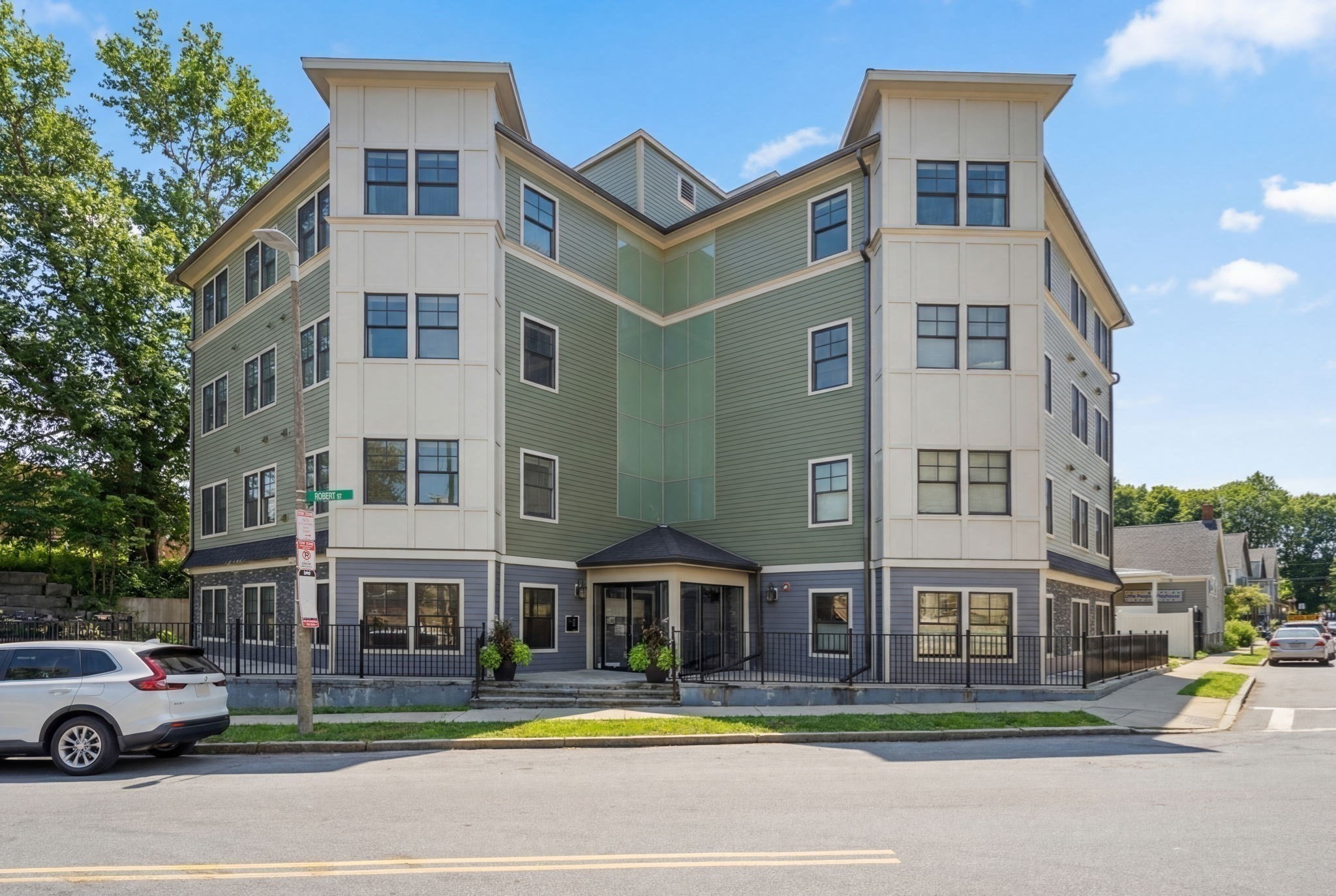 18 Robert Unit 14, Roslindale, Boston, MA 02131