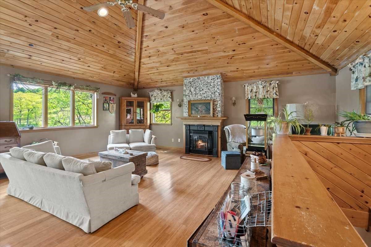 212 Grove St, Clinton, MA 01510 - Image 4