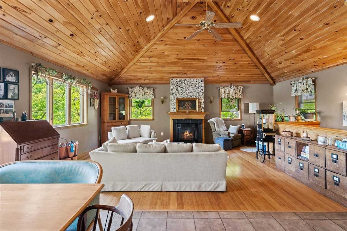 212 Grove St, Clinton, MA 01510 - Image 5