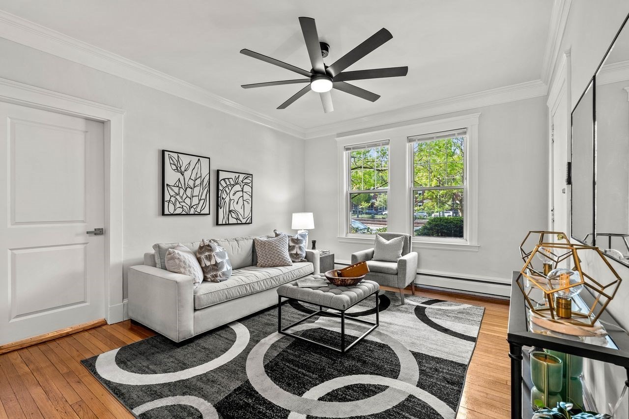 1734 Commonwealth Ave Unit 4, Boston College, Boston, MA 02135