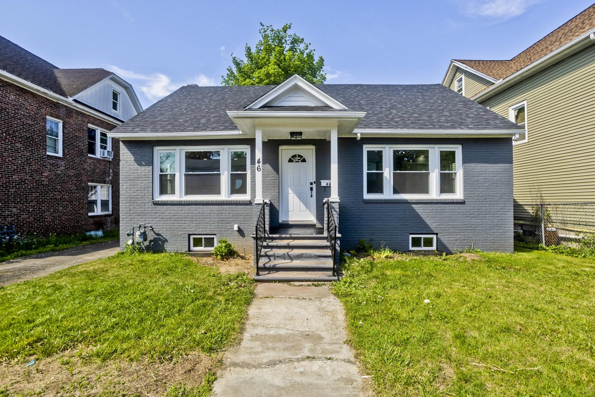 46 Knollwood St, Springfield, MA 01104