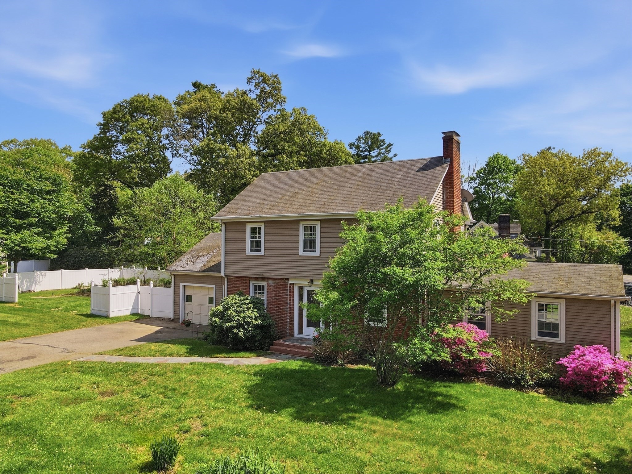 1 Valley View Rd, Wayland, MA 01778
