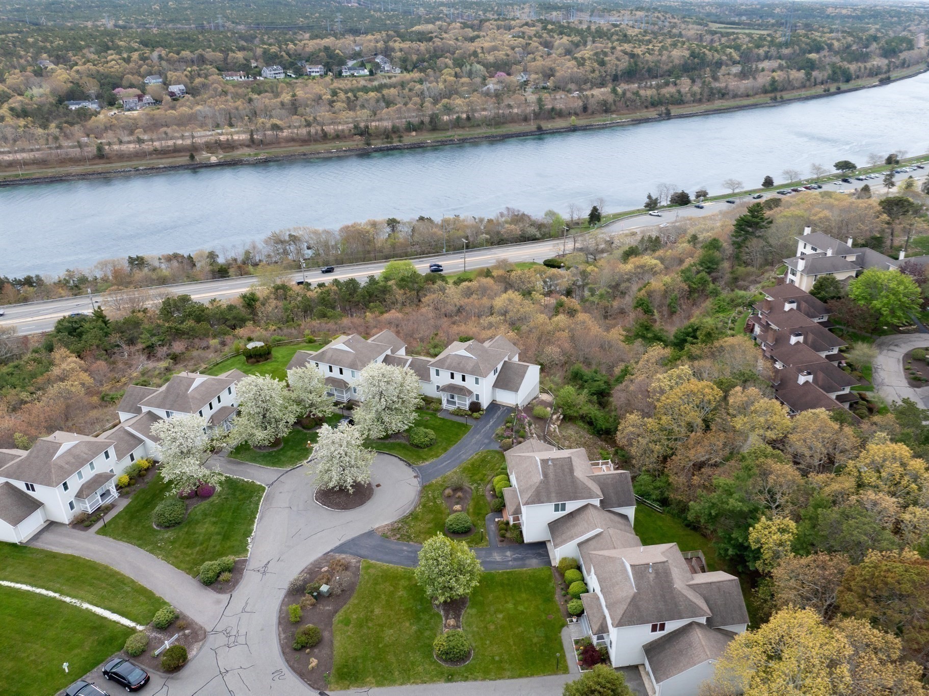 2 Beach Plum Ln Unit E, Bourne, MA 02532