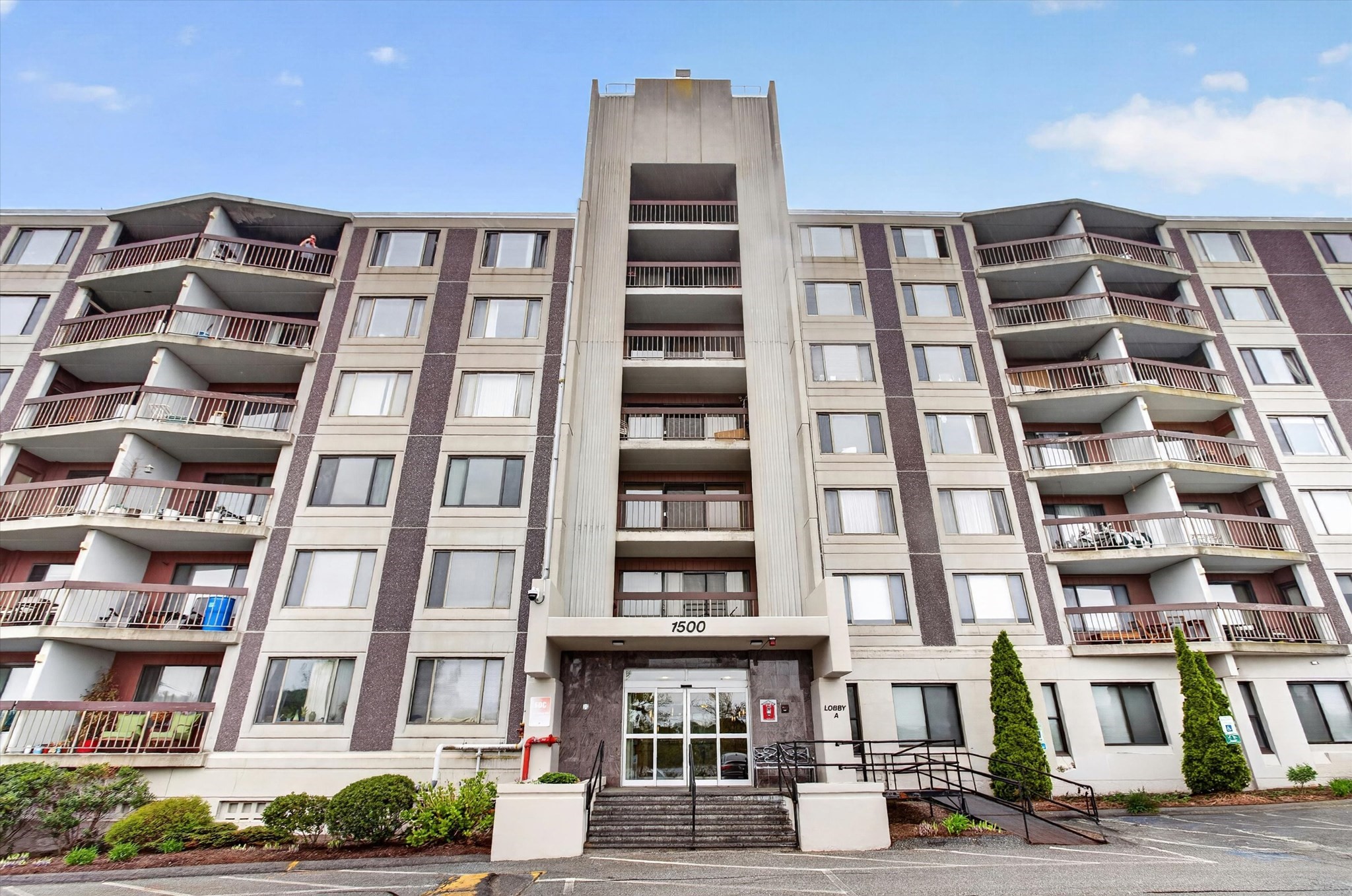 1500 Worcester Rd Unit 308, Framingham, MA 01072