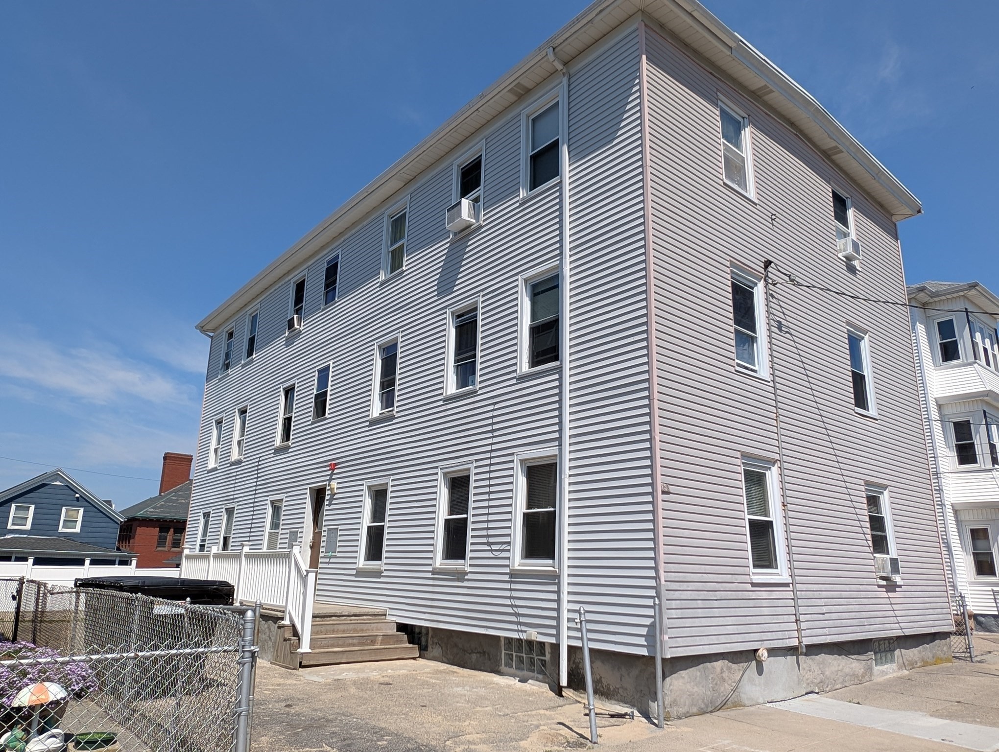 131 Thomas St, Fall River, MA 02723
