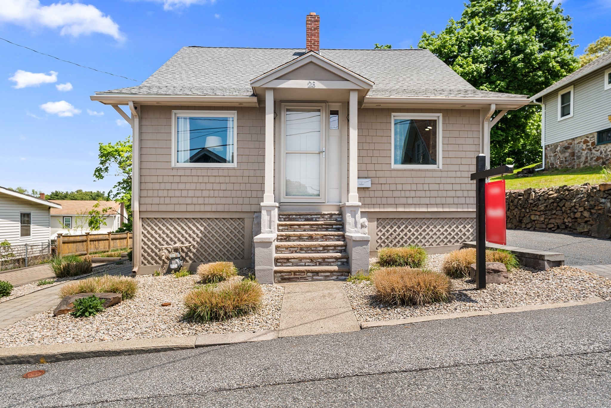 28 Hillcrest Rd, Braintree, MA 02184
