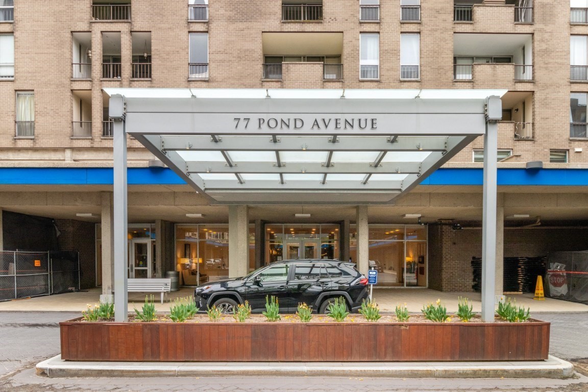 77 Pond Ave. Unit 612, Brookline, MA 02445