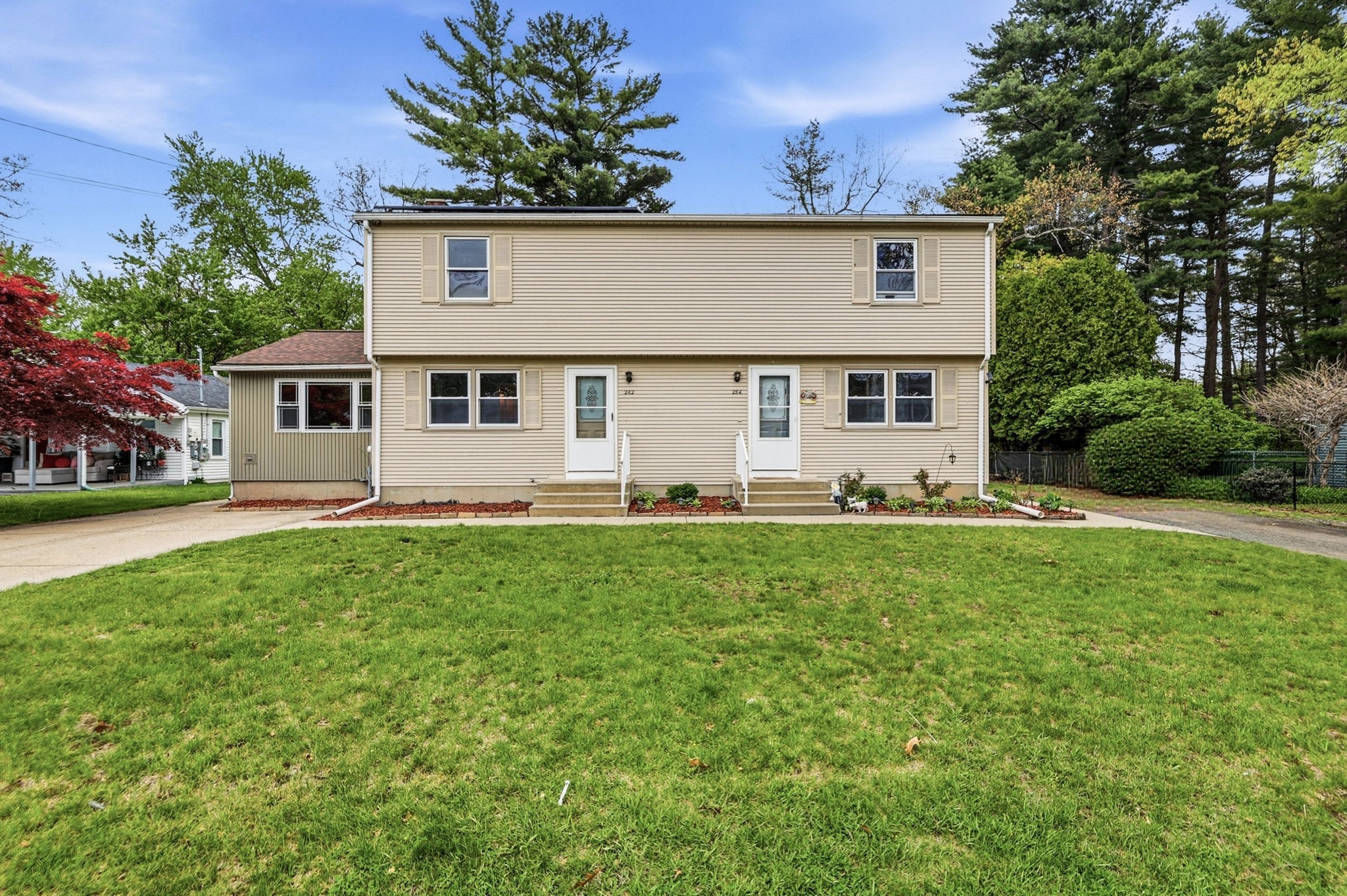 282 Parkerview St, Springfield, MA 01129