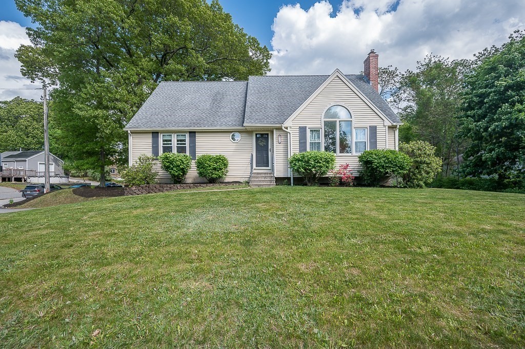 16 Herricks Ln, Millbury, MA 01527