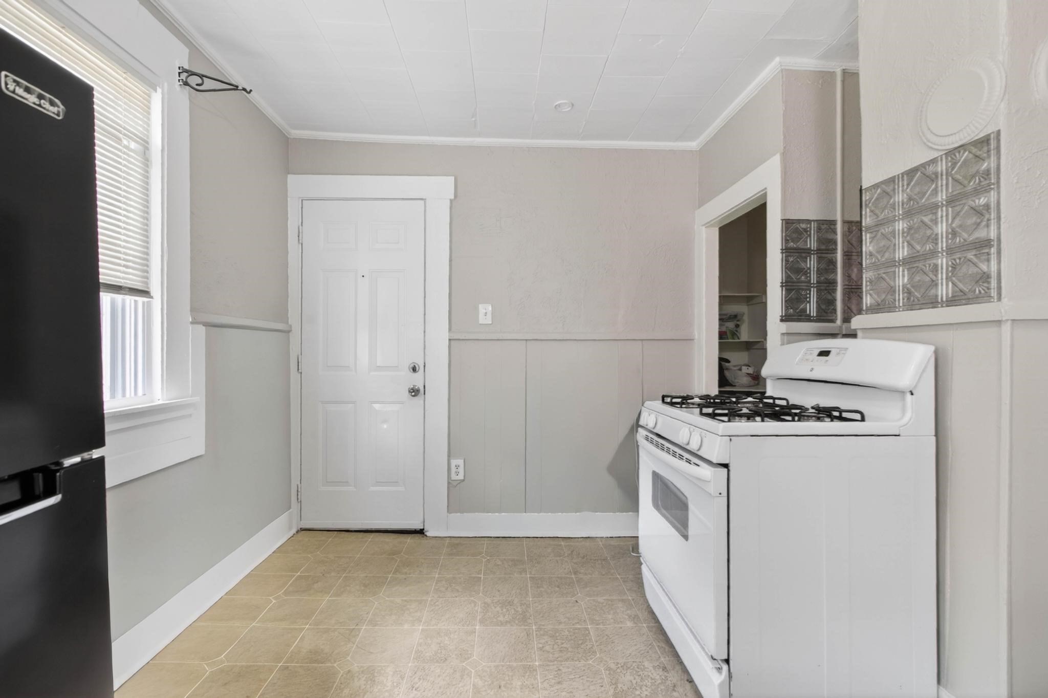 80 Laurel St, Fitchburg, MA 01420 - Image 15