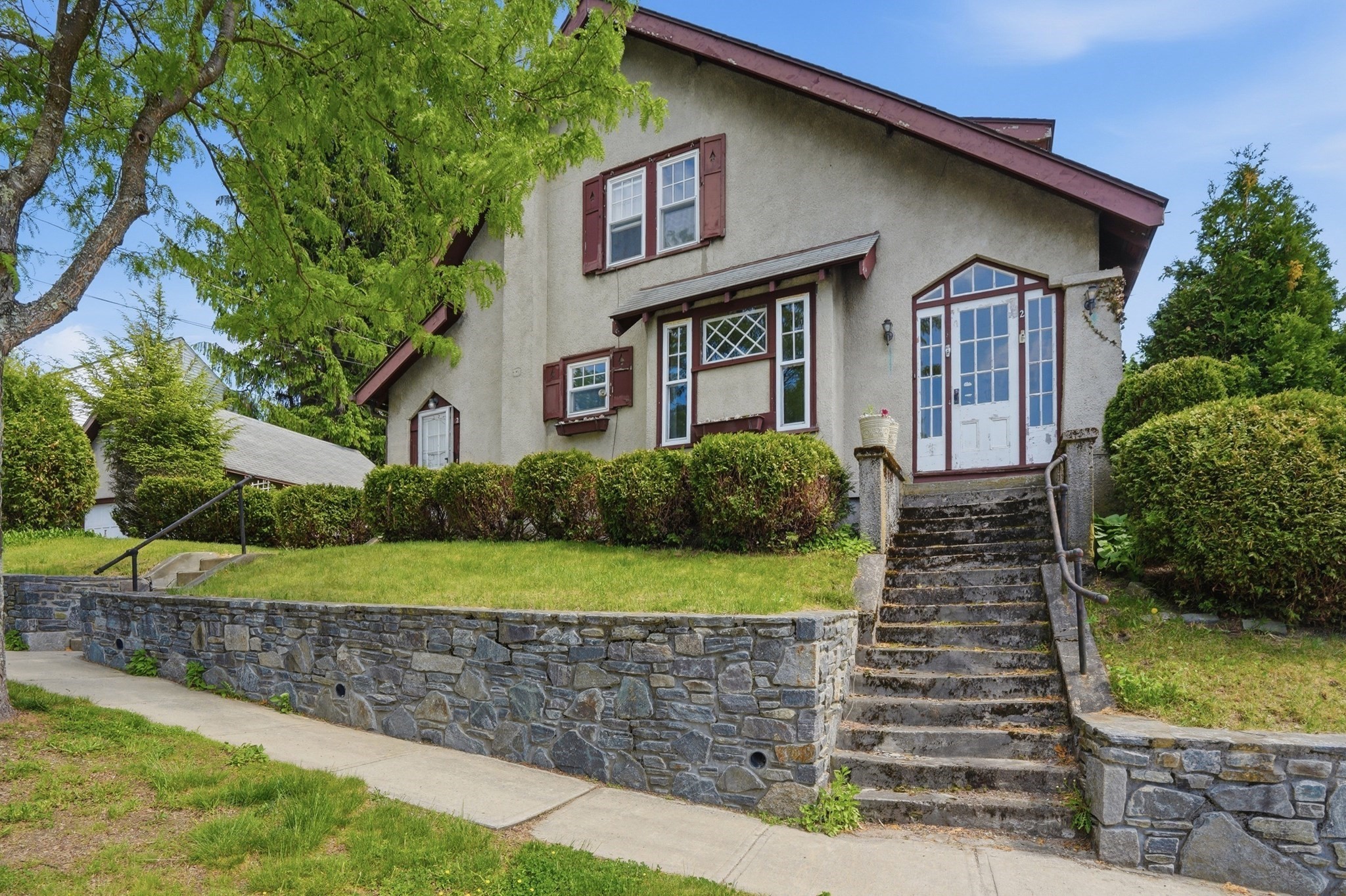 2 Jeppson Avenue, Worcester, MA 01606