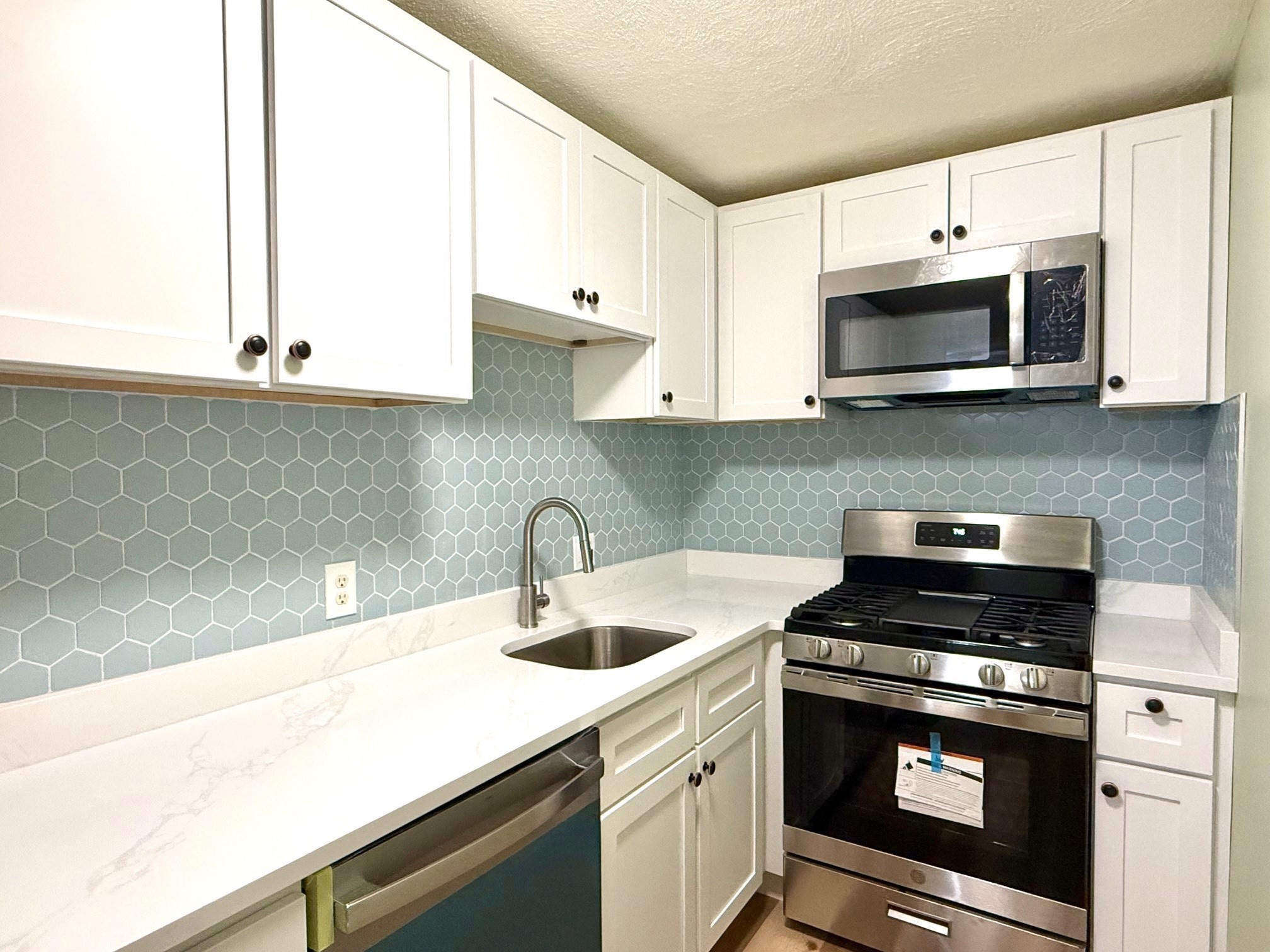 9 Kenmar Dr Unit 14, Billerica, MA 01821
