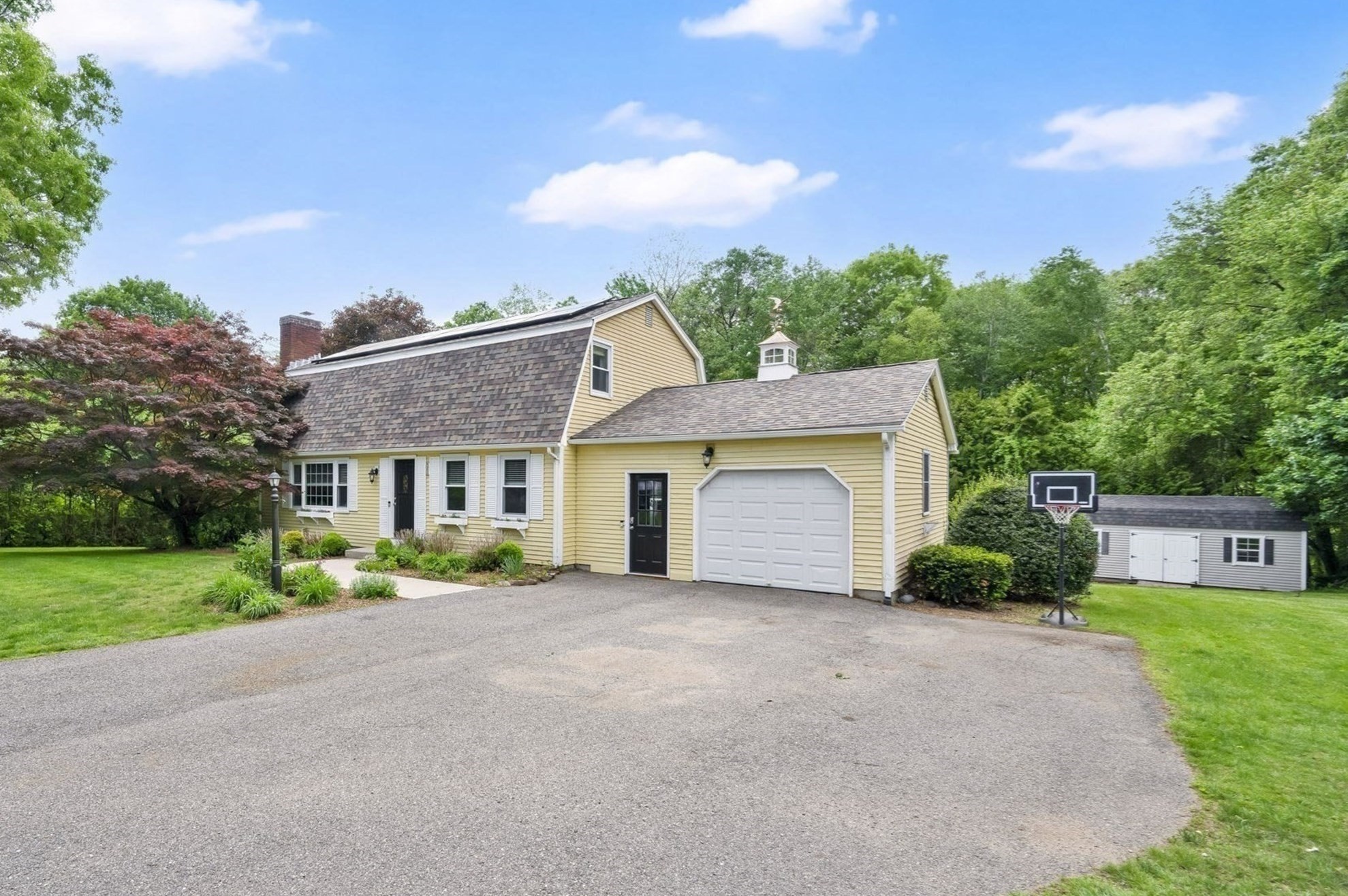 51 Lantern Ln, West Springfield, MA 01089