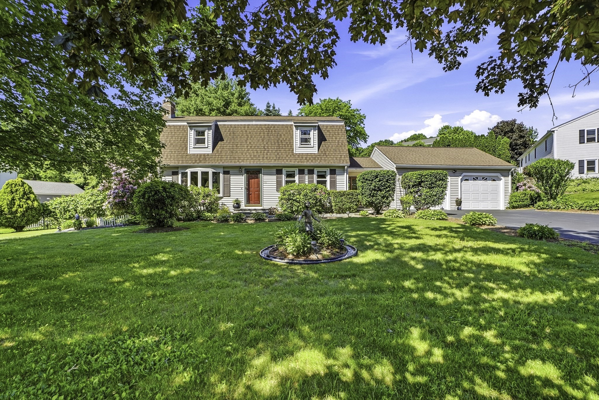 26 Long Hill Dr, Leominster, MA 01453