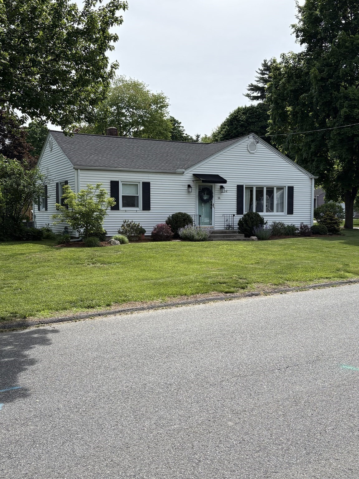 51 John St, East Longmeadow, MA 01028